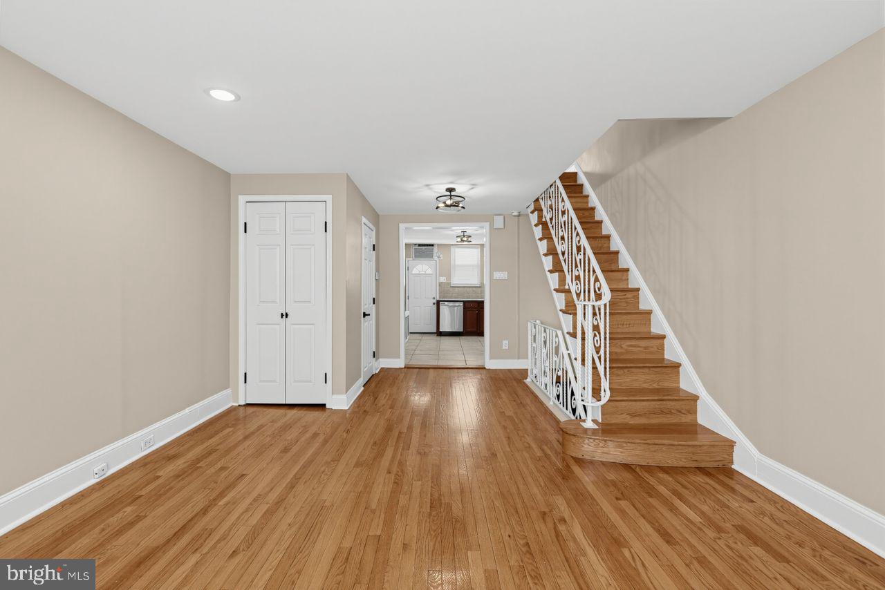 2405 Warnock St, Philadelphia, PA 19148