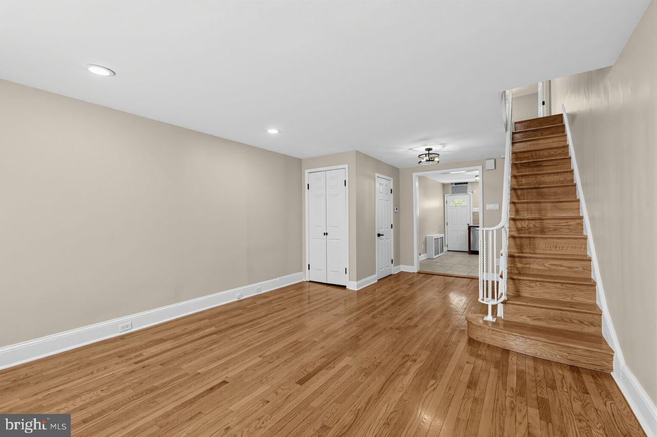 2405 S Warnock St, Philadelphia, PA 19148 photo