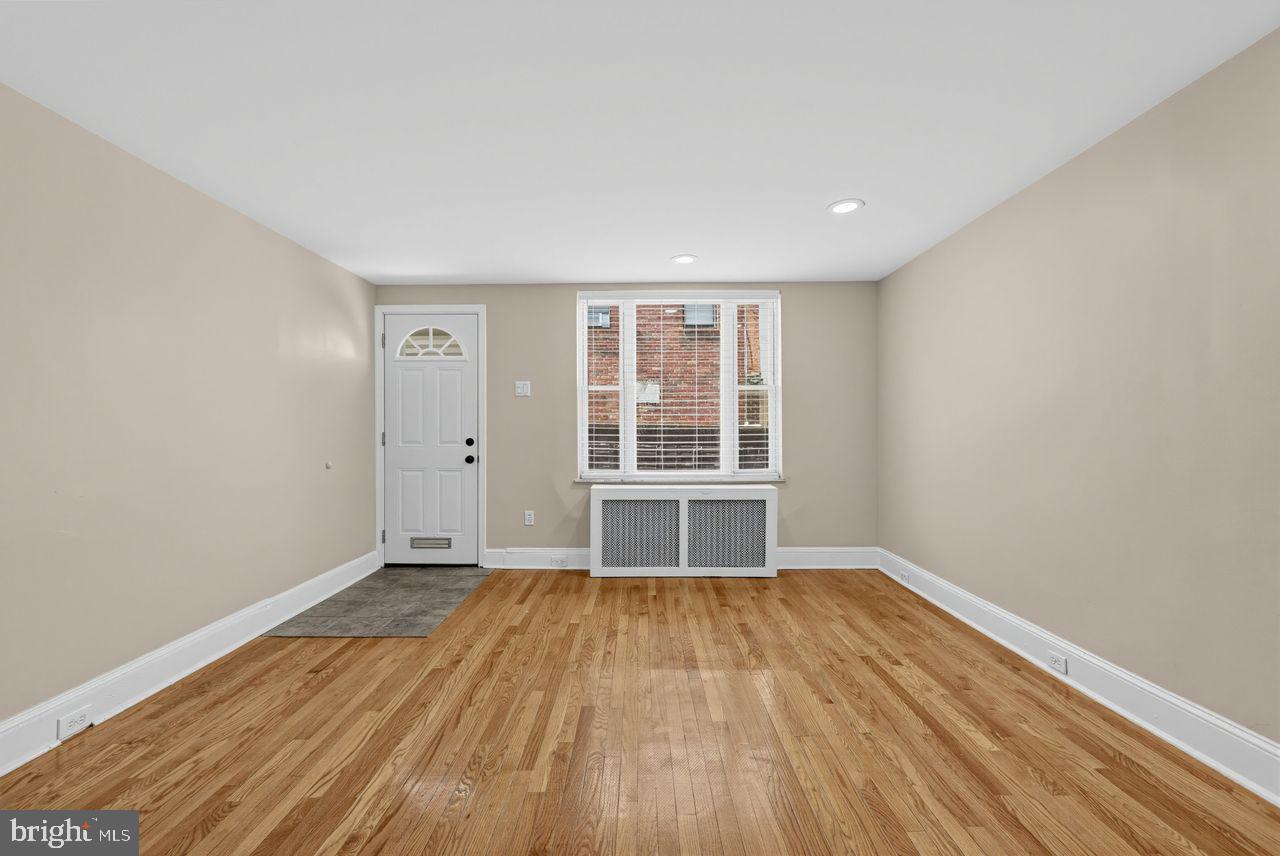 2405 S Warnock St, Philadelphia, PA 19148 photo