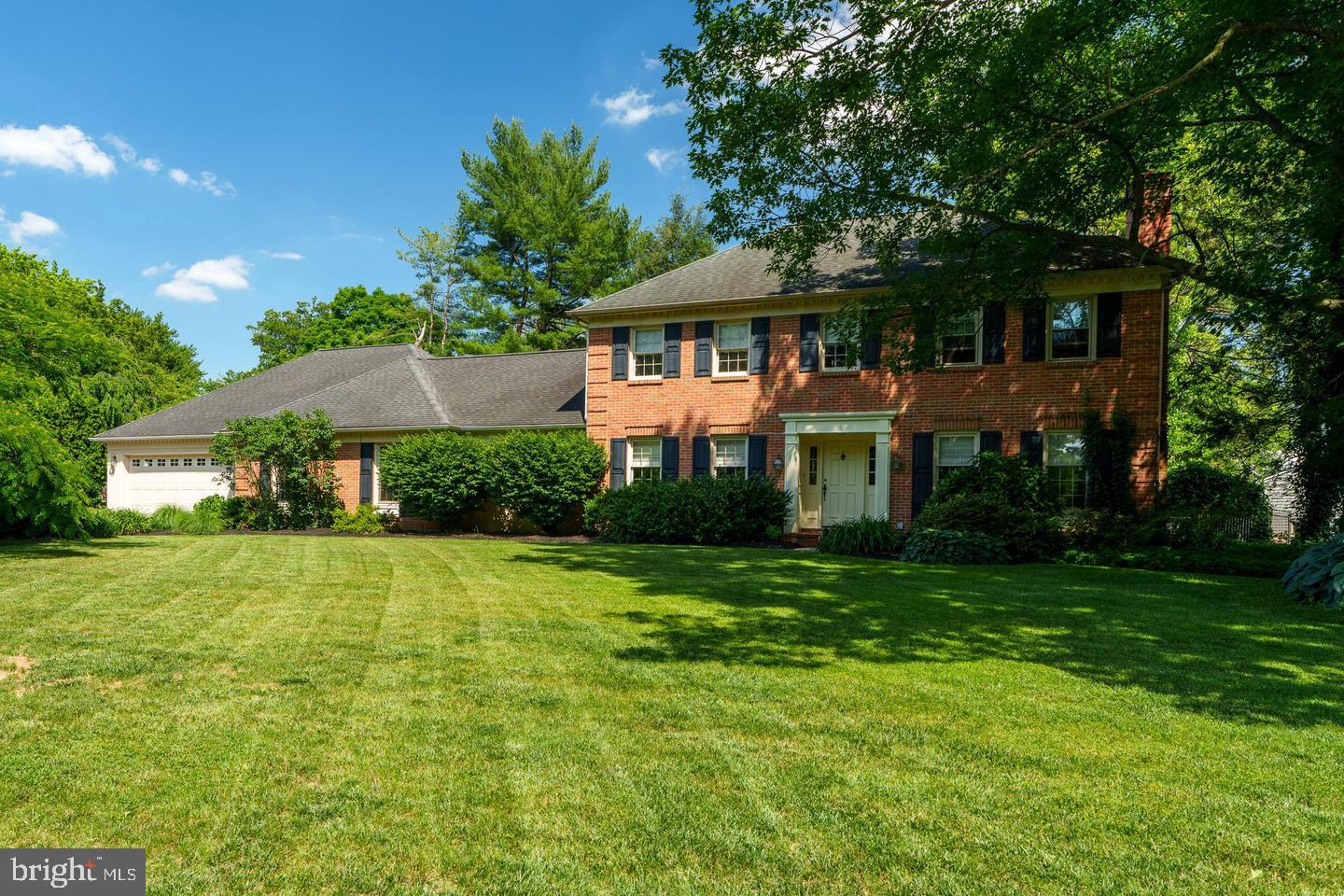 2442 Stone Heath Dr, Lancaster, PA 17601