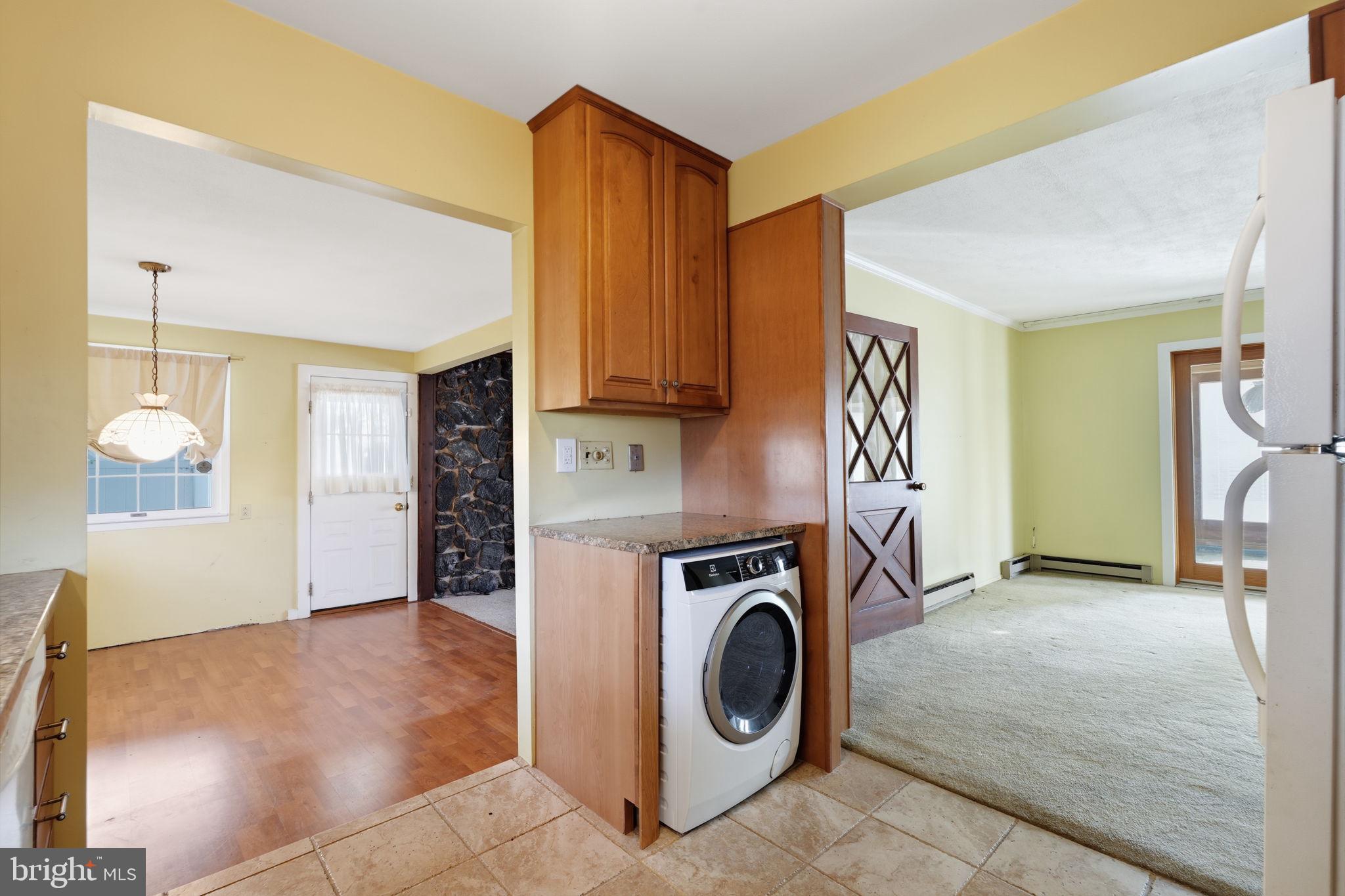 139 Northpark Dr, Levittown, PA 19054 photo
