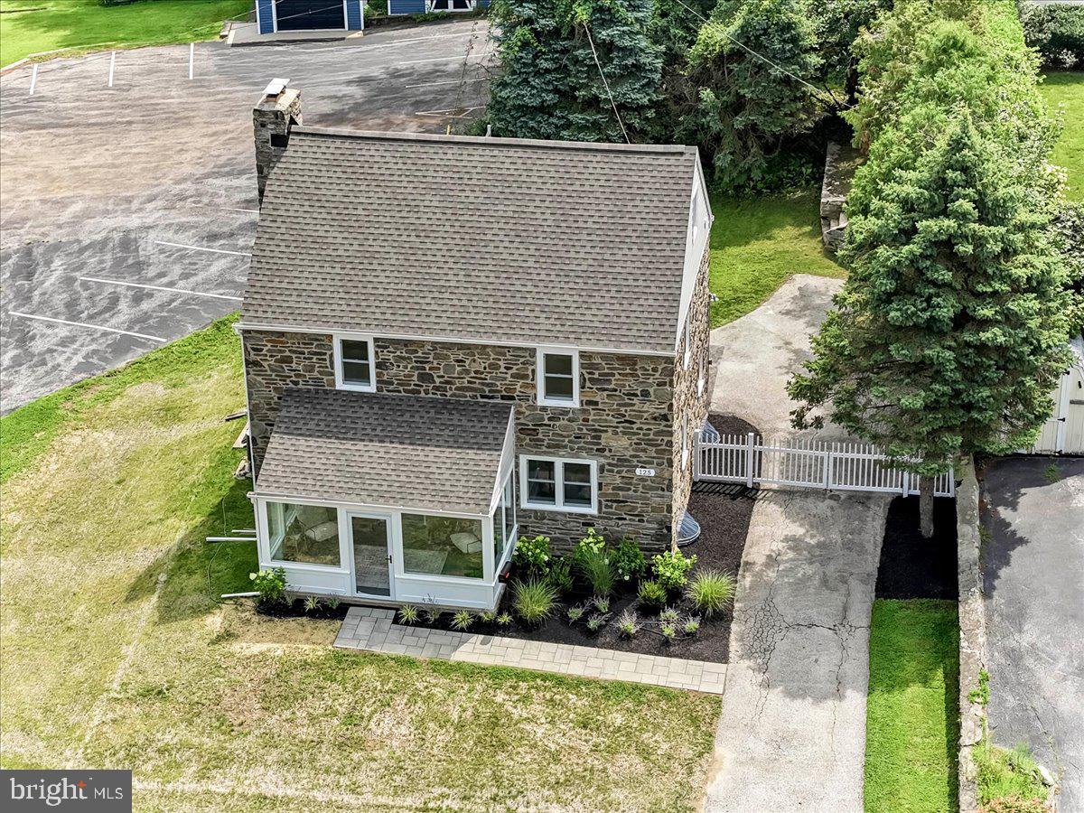 125 S Sproul Rd, Broomall, PA 19008 photo