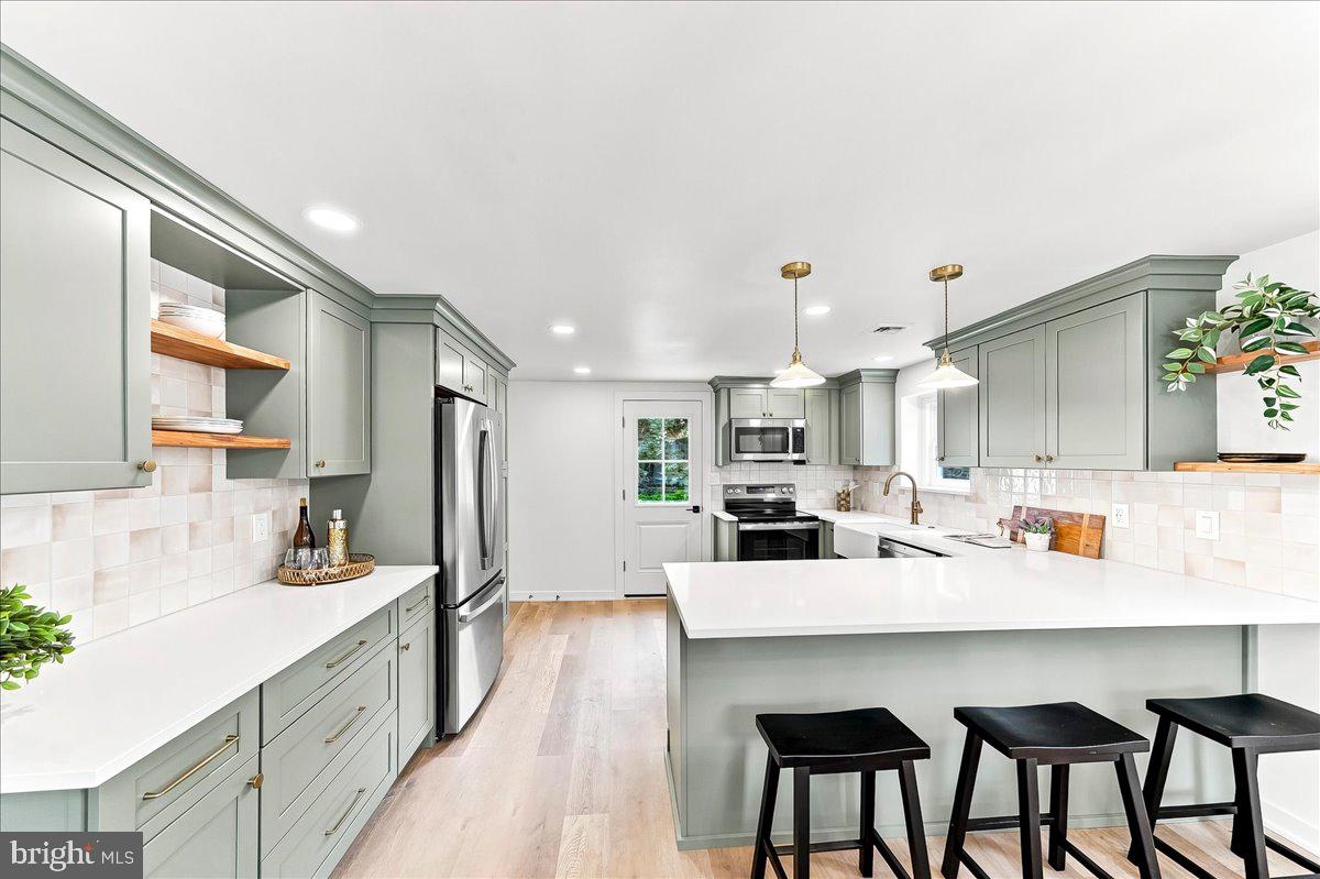 125 Sproul Rd, Broomall, PA 19008