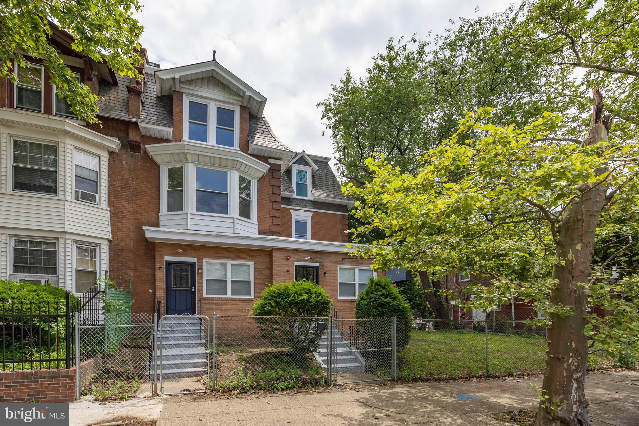 5213 Broad St, Philadelphia, PA 19141