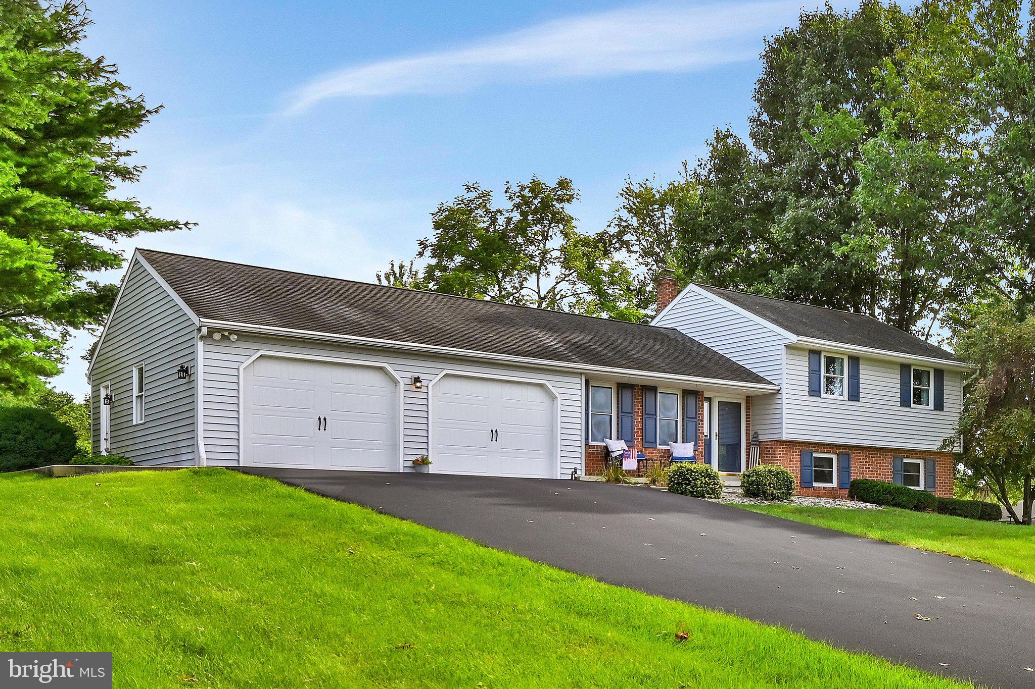 126 Meadow View Ln, Bainbridge, PA 17502 photo