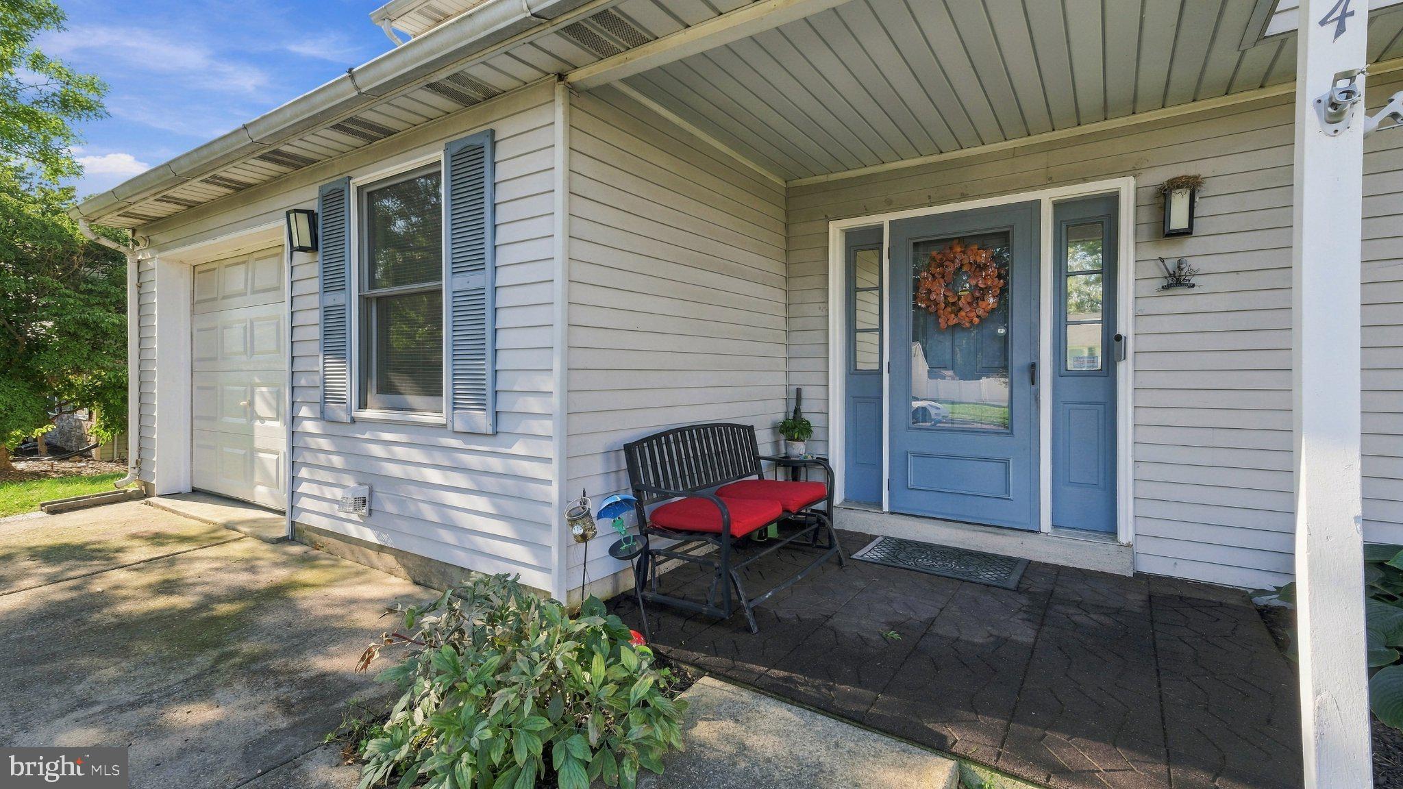 4 Rue Ct, Fallsington, PA 19054 photo