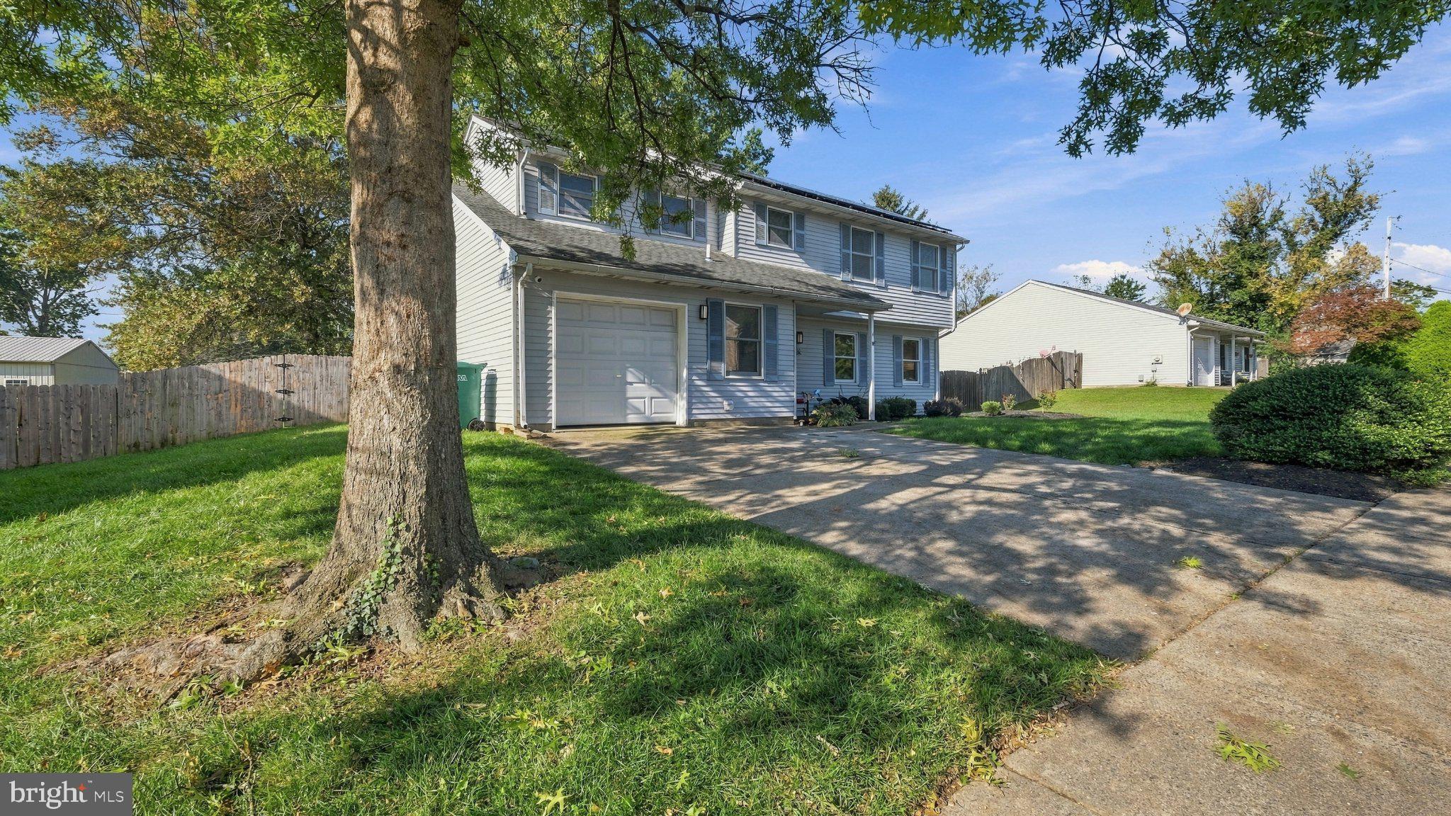 4 Rue Ct, Fallsington, PA 19054 photo