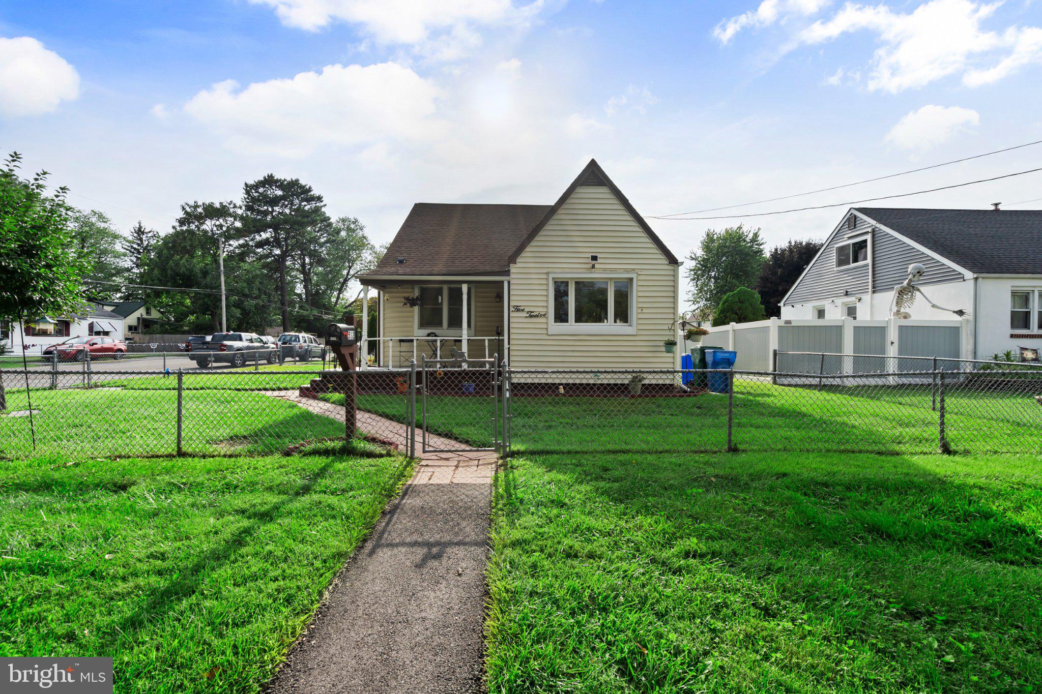 512 Grant Ave, Croydon, PA 19021 photo