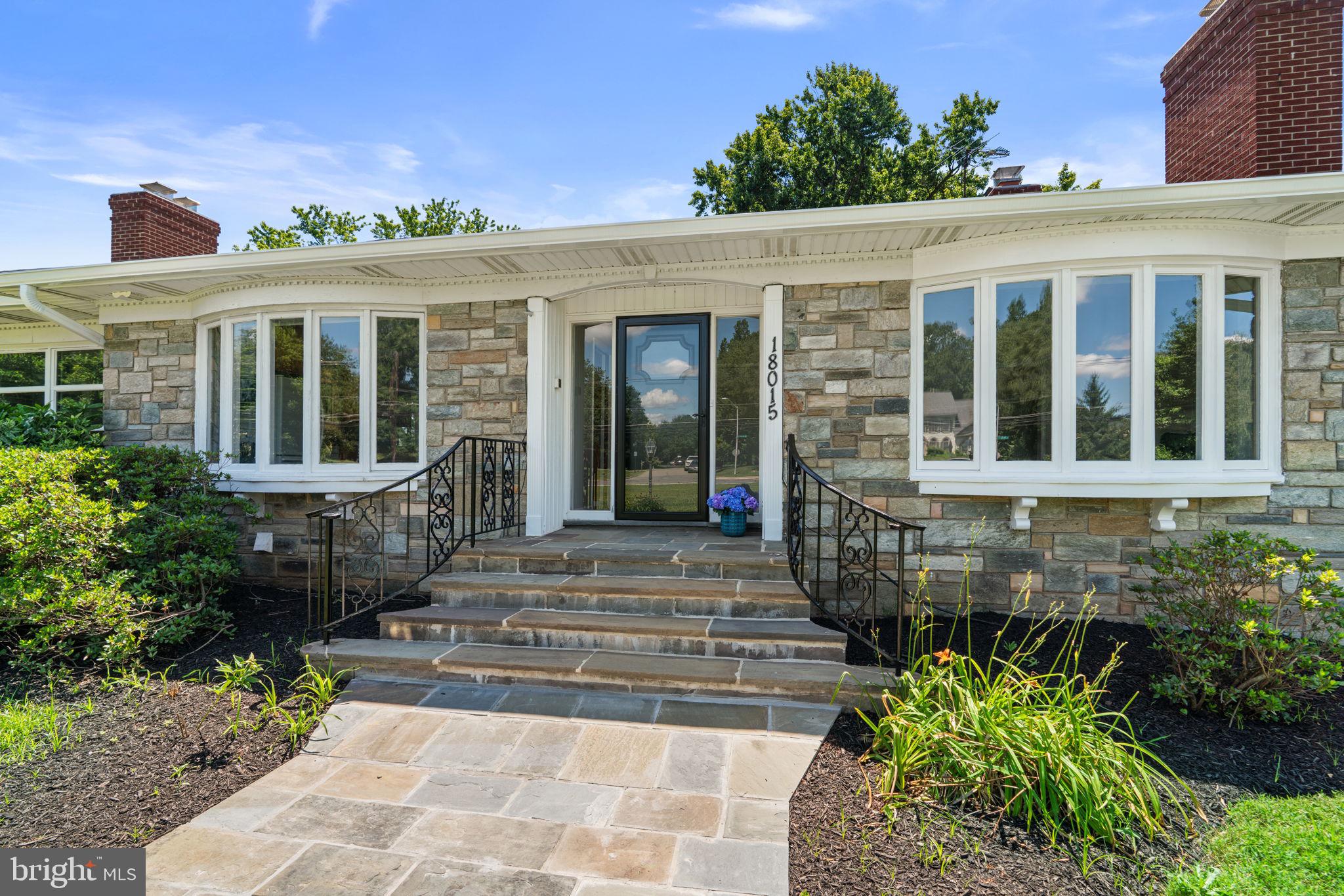 18015 Muncaster Rd, Rockville, MD 20855
