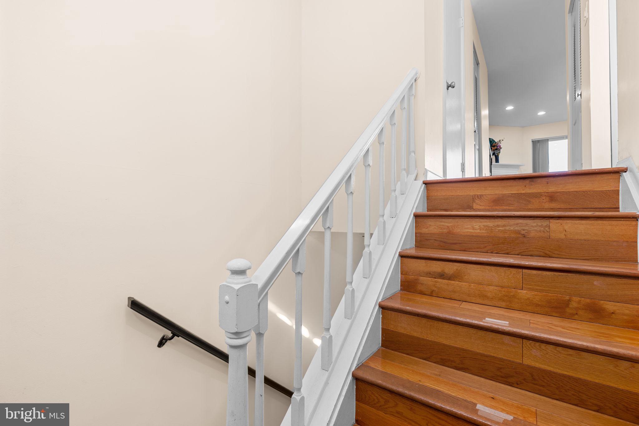 7 Valley Crossing Cir, Cockeysville, MD 21030 photo