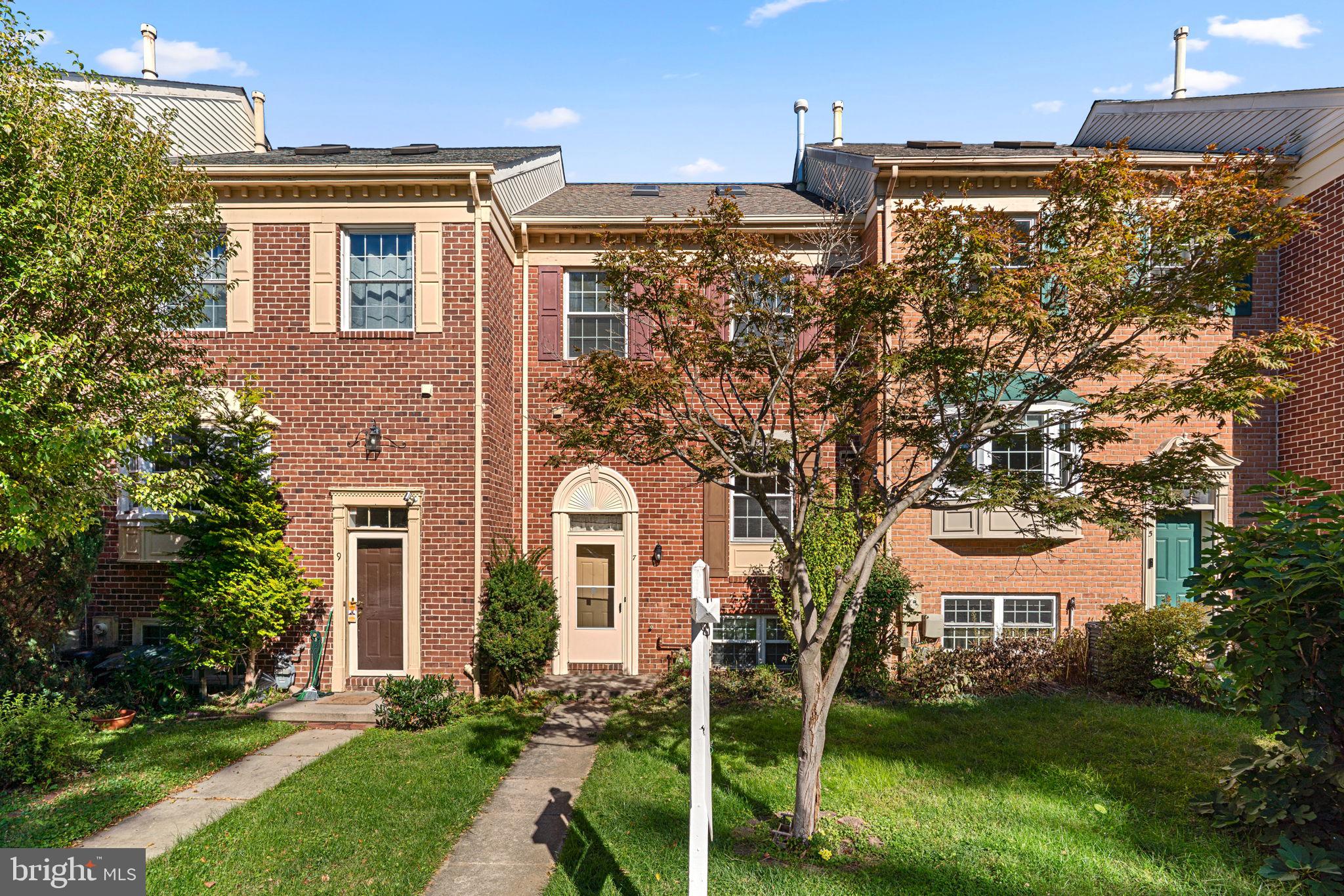 7 Valley Crossing Cir, Cockeysville, MD 21030