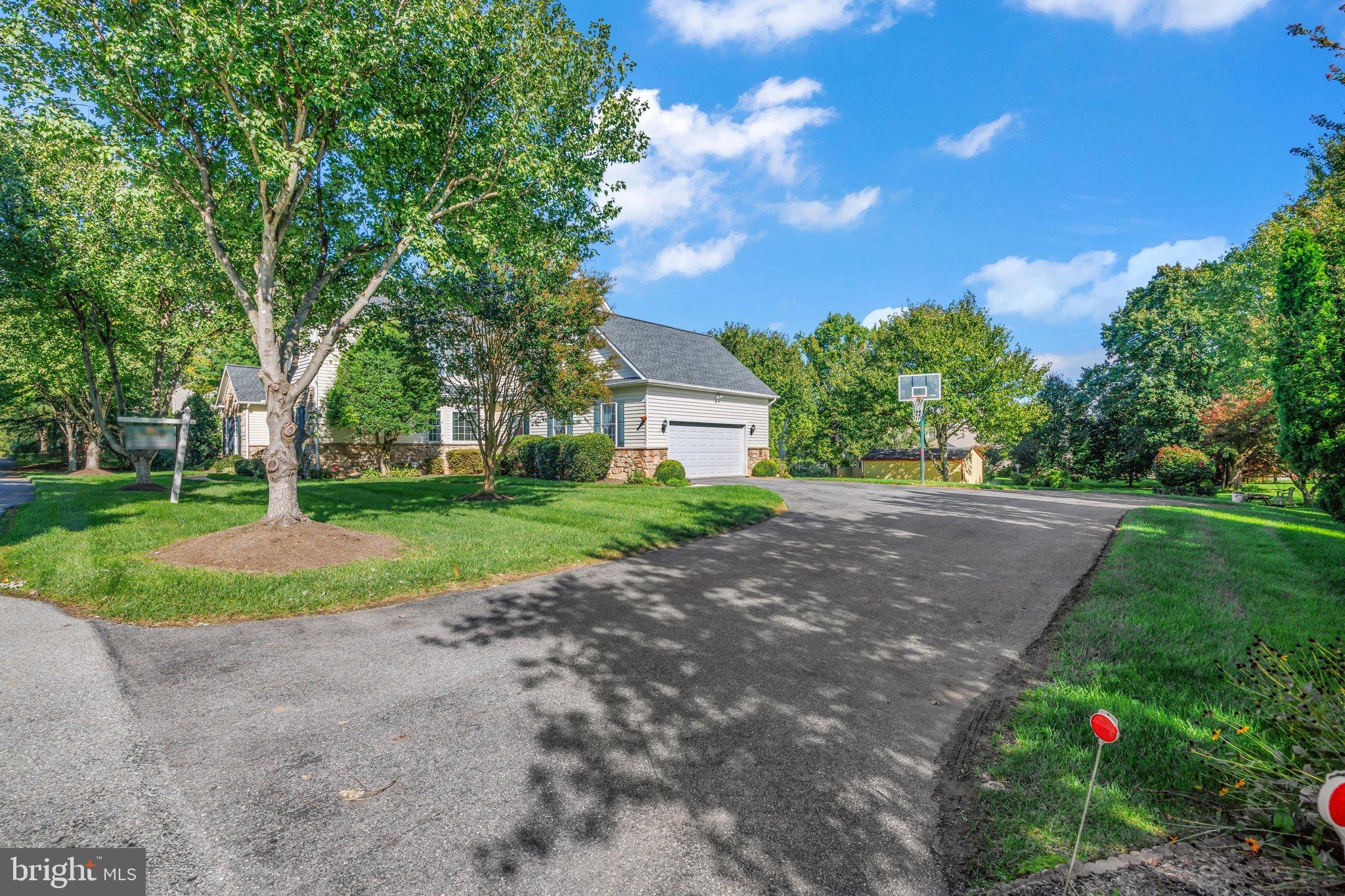 10804 Robin Lynn Dr, Ellicott City, MD 21042 photo