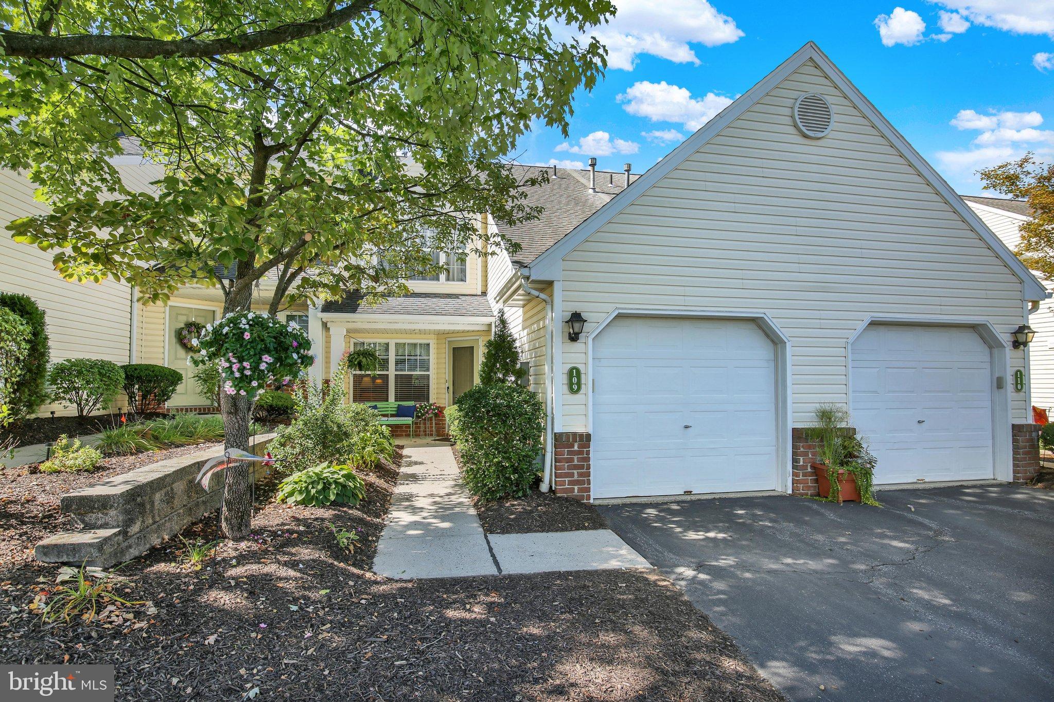 109 Hickory Ln, Wyomissing, PA 19610