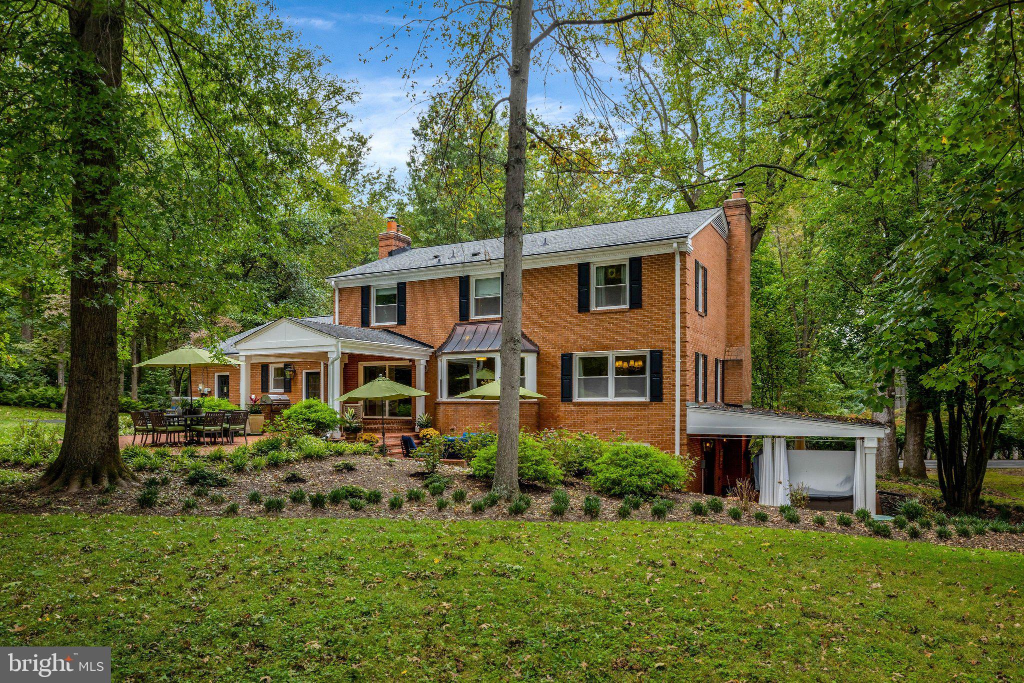 10015 Saddle Rd, Vienna, VA 22181 photo