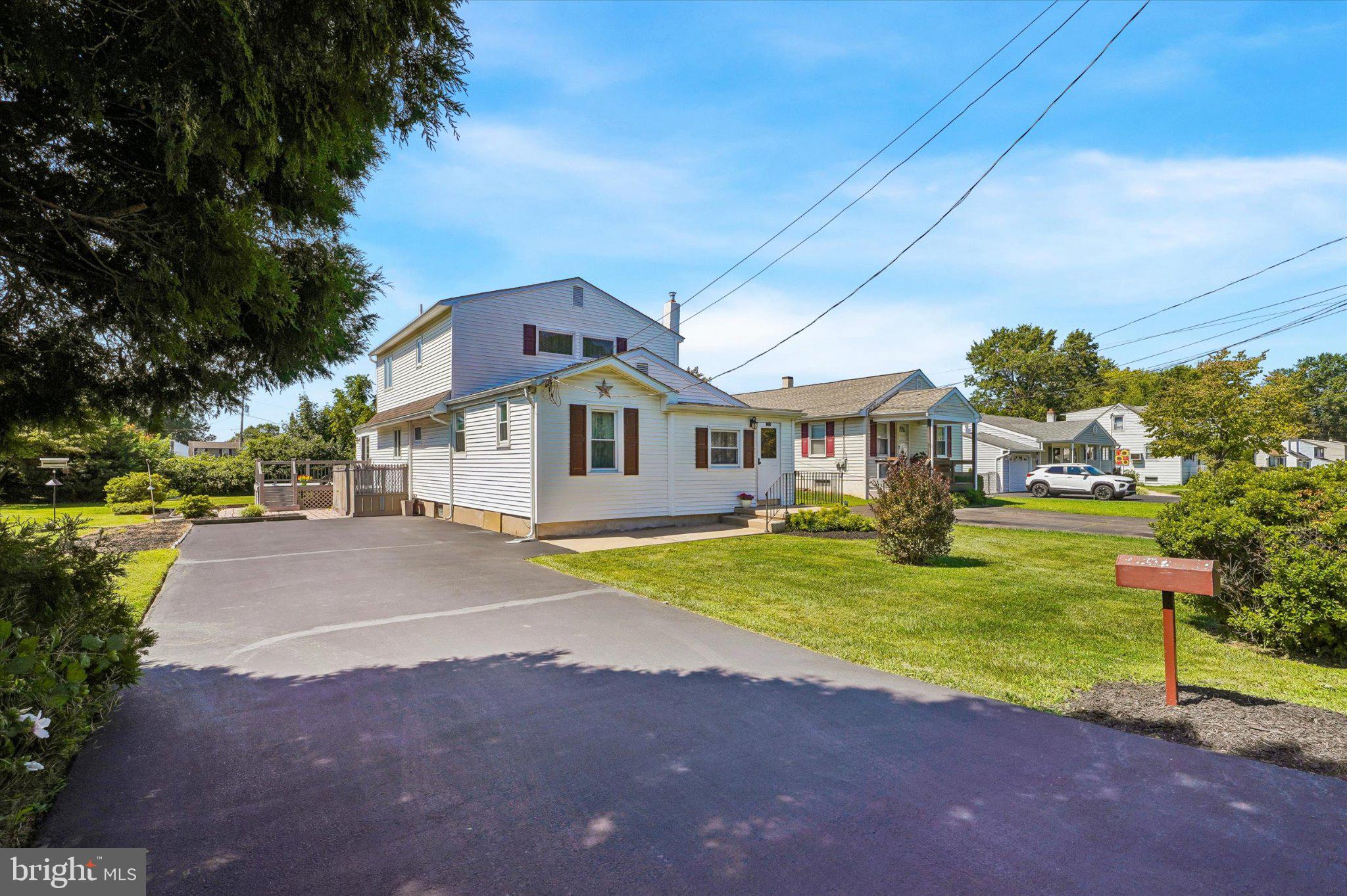 312 Elm St, Warminster, PA 18974