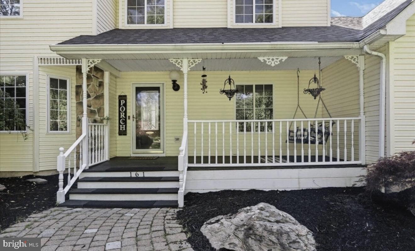 161 Acorn Ln, Stroudsburg, PA 18360 photo