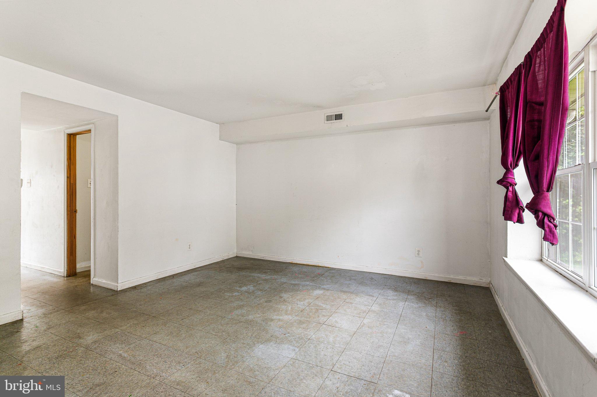 54 Beau Rivage Dr, Glassborough, NJ 08028 photo