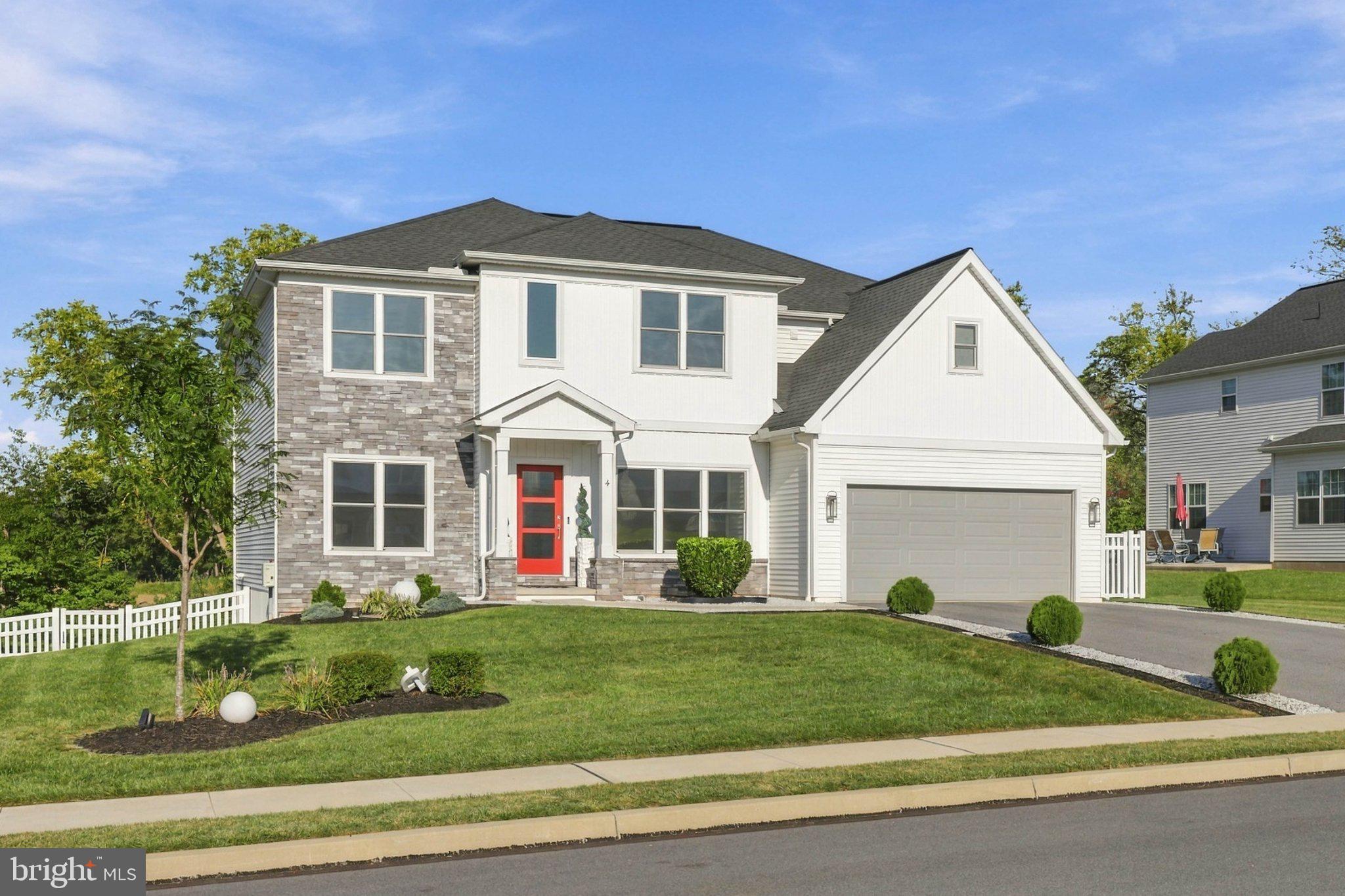 4 Rein Dr, Stevens, PA 17578