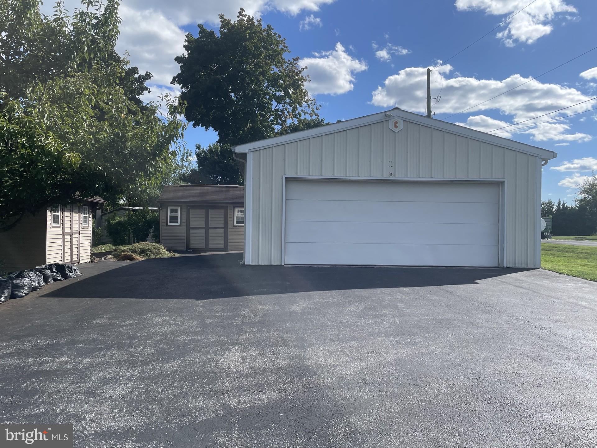 4574 E Berlin Rd, Thomasville, PA 17364 photo