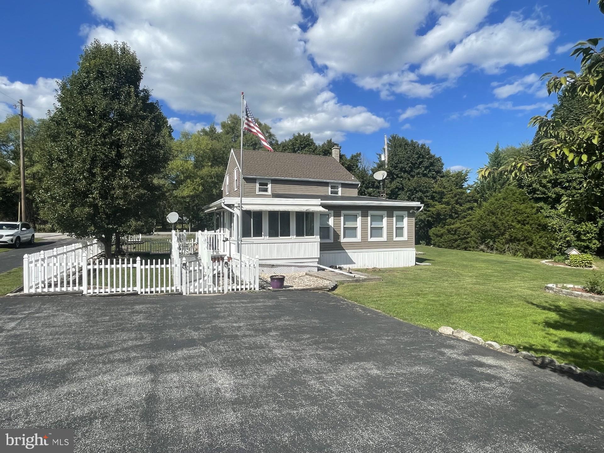 4574 E Berlin Rd, Thomasville, PA 17364 photo