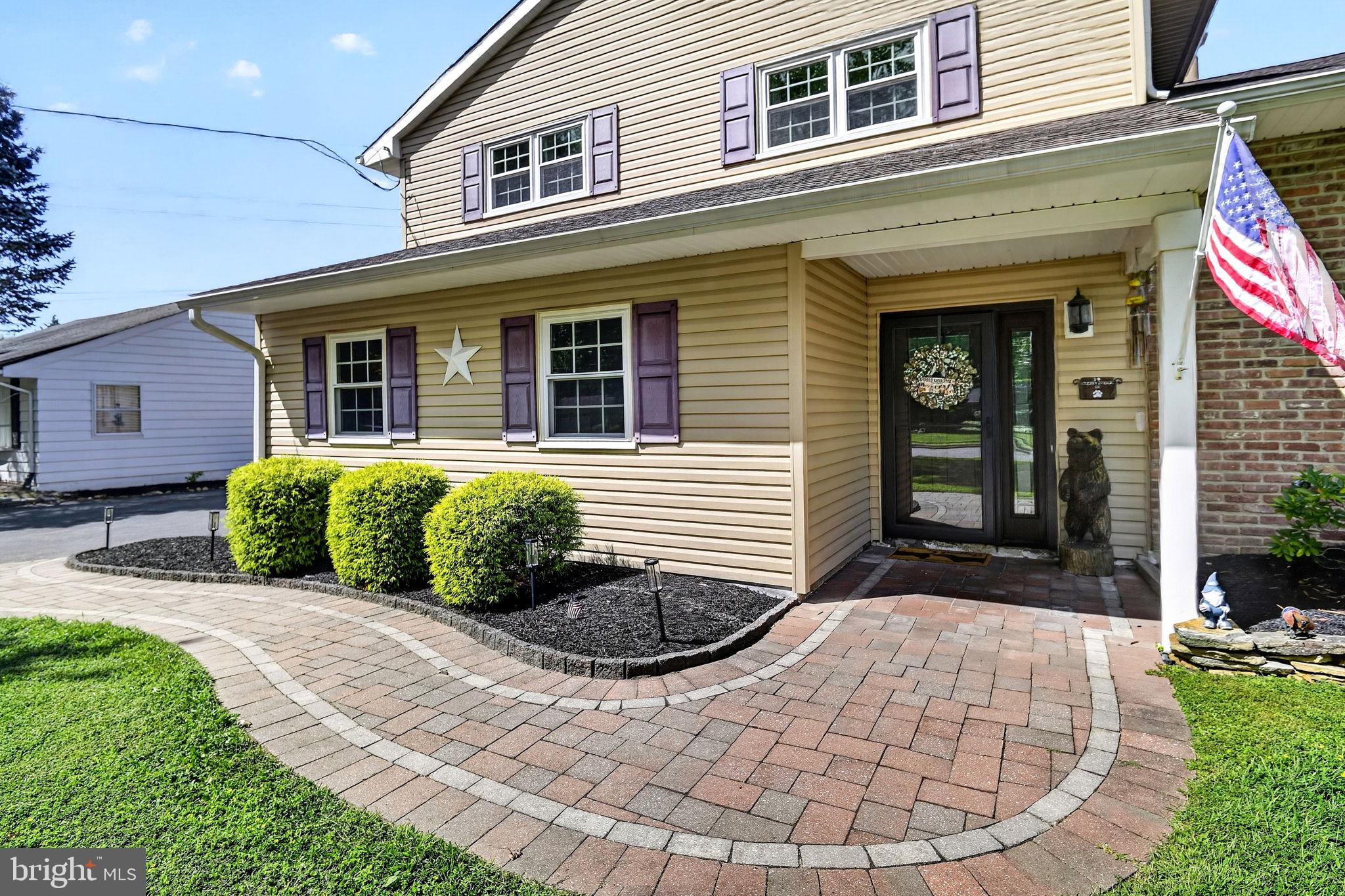 14 Cherrybook Ln, East Windsor Twp, NJ 08520