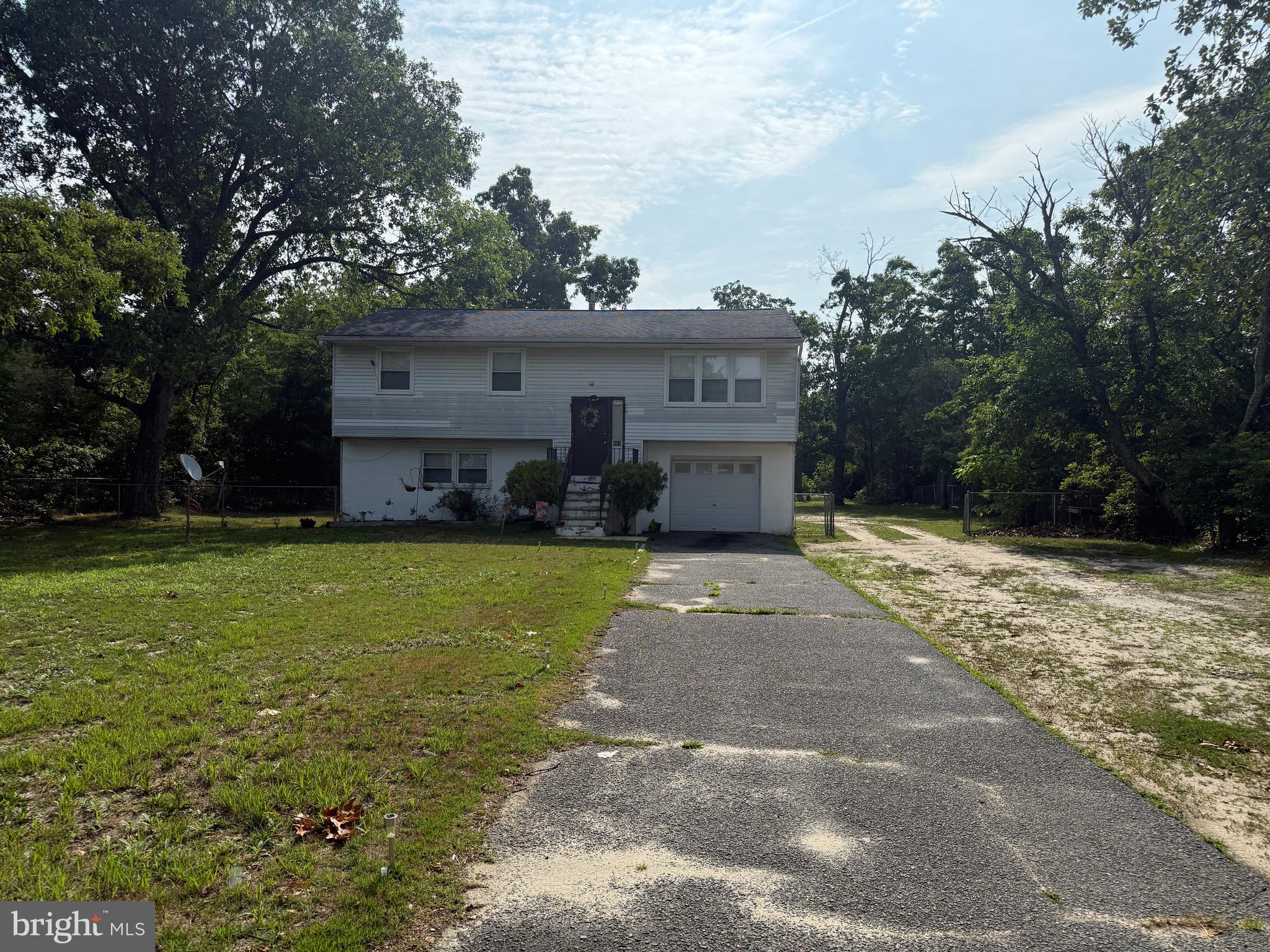 891 Mill Rd, Vineland, NJ 08360