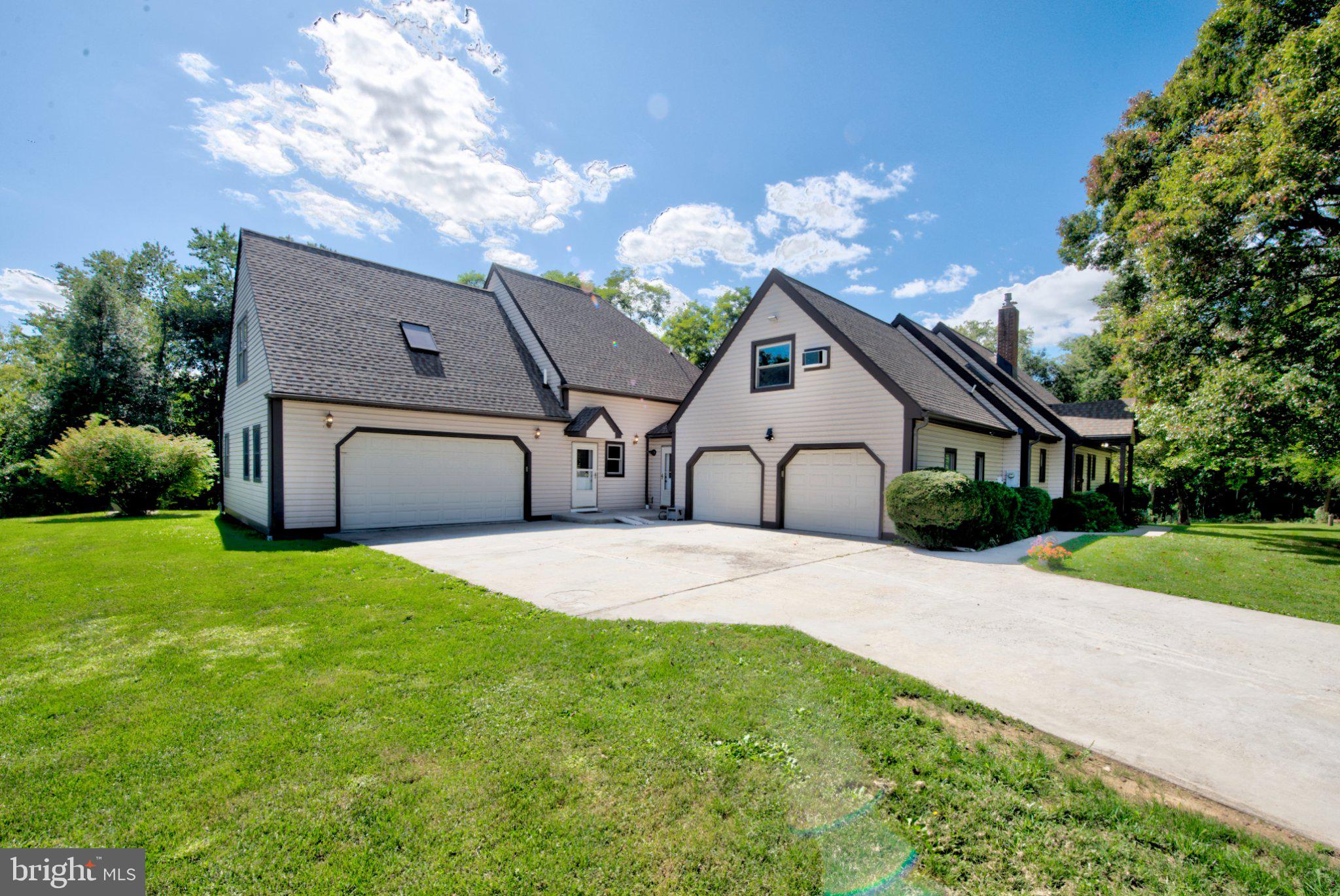 100 Russell Rd, Phoenixville, PA 19460