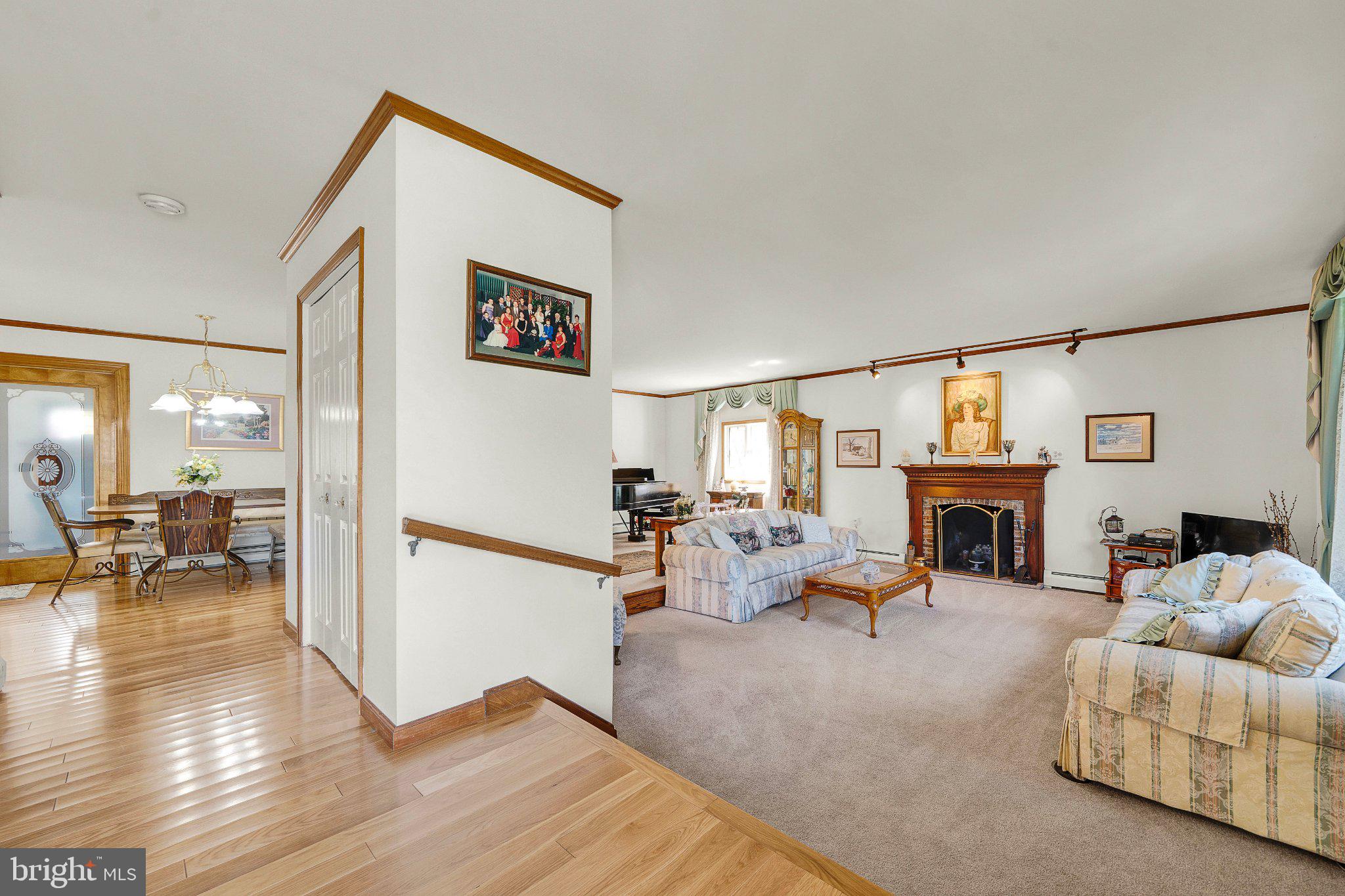 927 Mill Creek Rd, Wycombe, PA 18980 photo