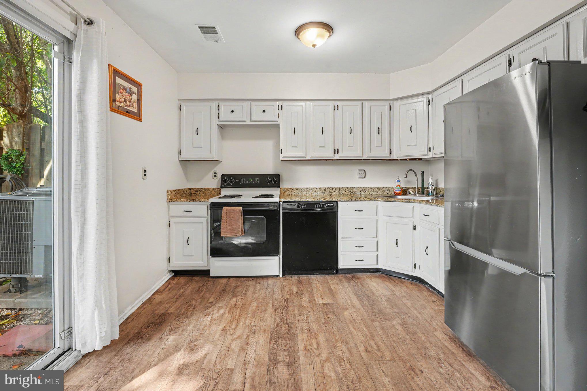 42 Stacey Dr, Doylestown, PA 18901 photo