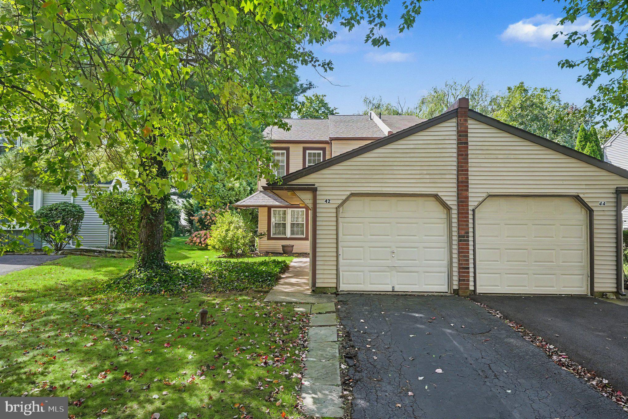 42 Stacey Dr, Doylestown, PA 18901 photo