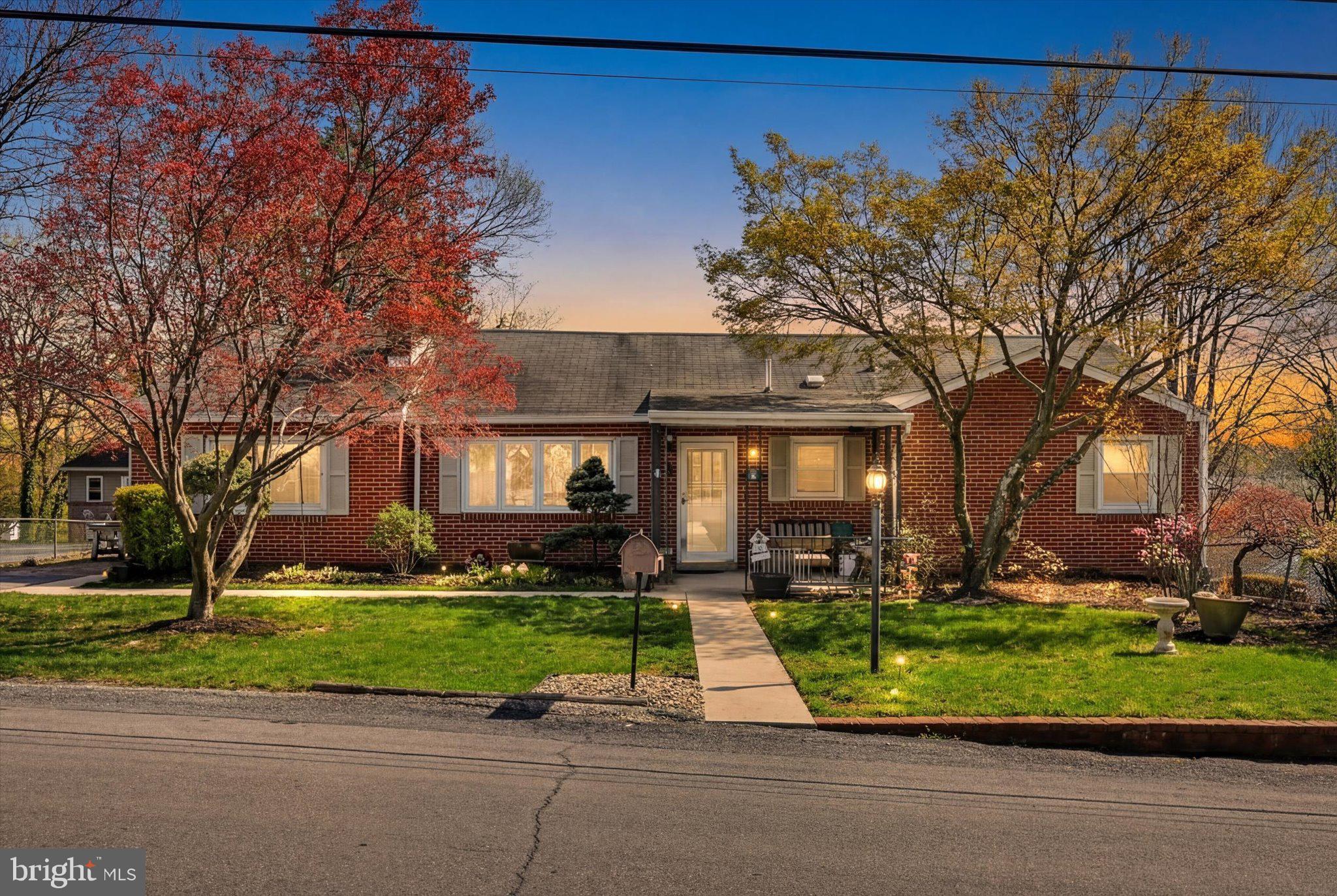 5109 Ridgeview Dr, Harrisburg, PA 17112