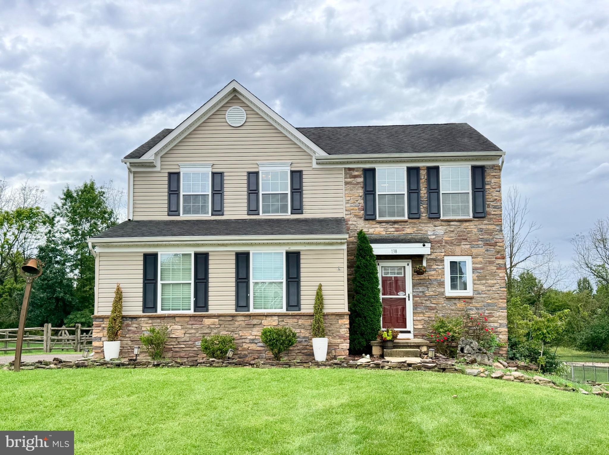 138 Meadowside Dr, Douglassville, PA 19518 photo