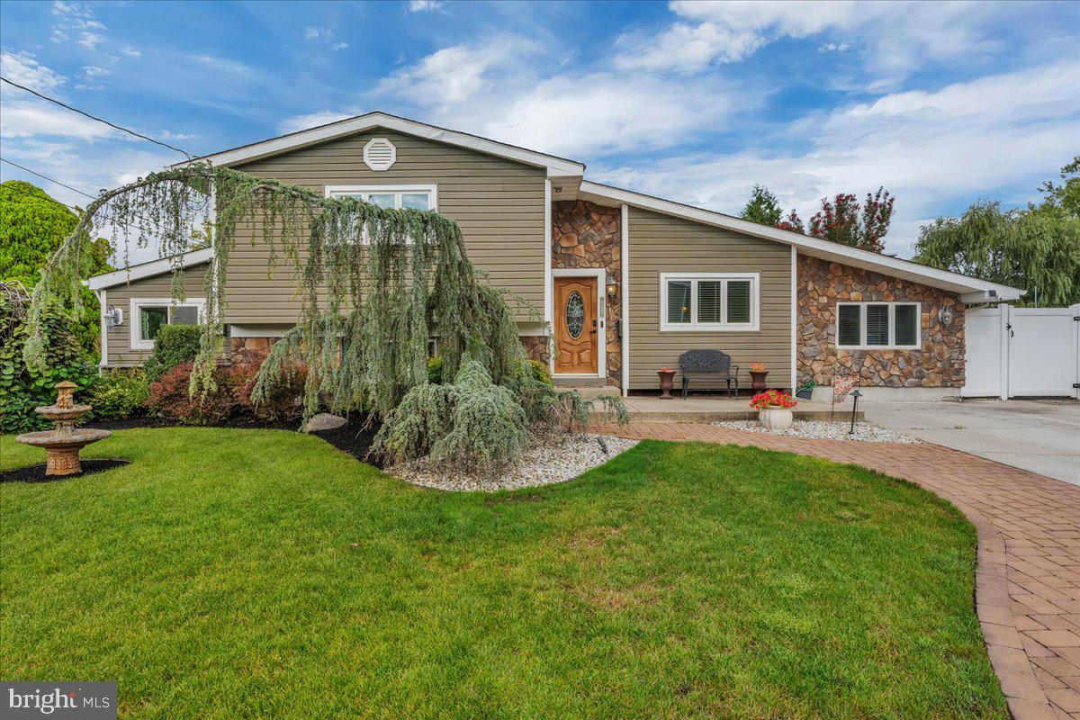 395 Lansing Dr, Mantua, NJ 08051