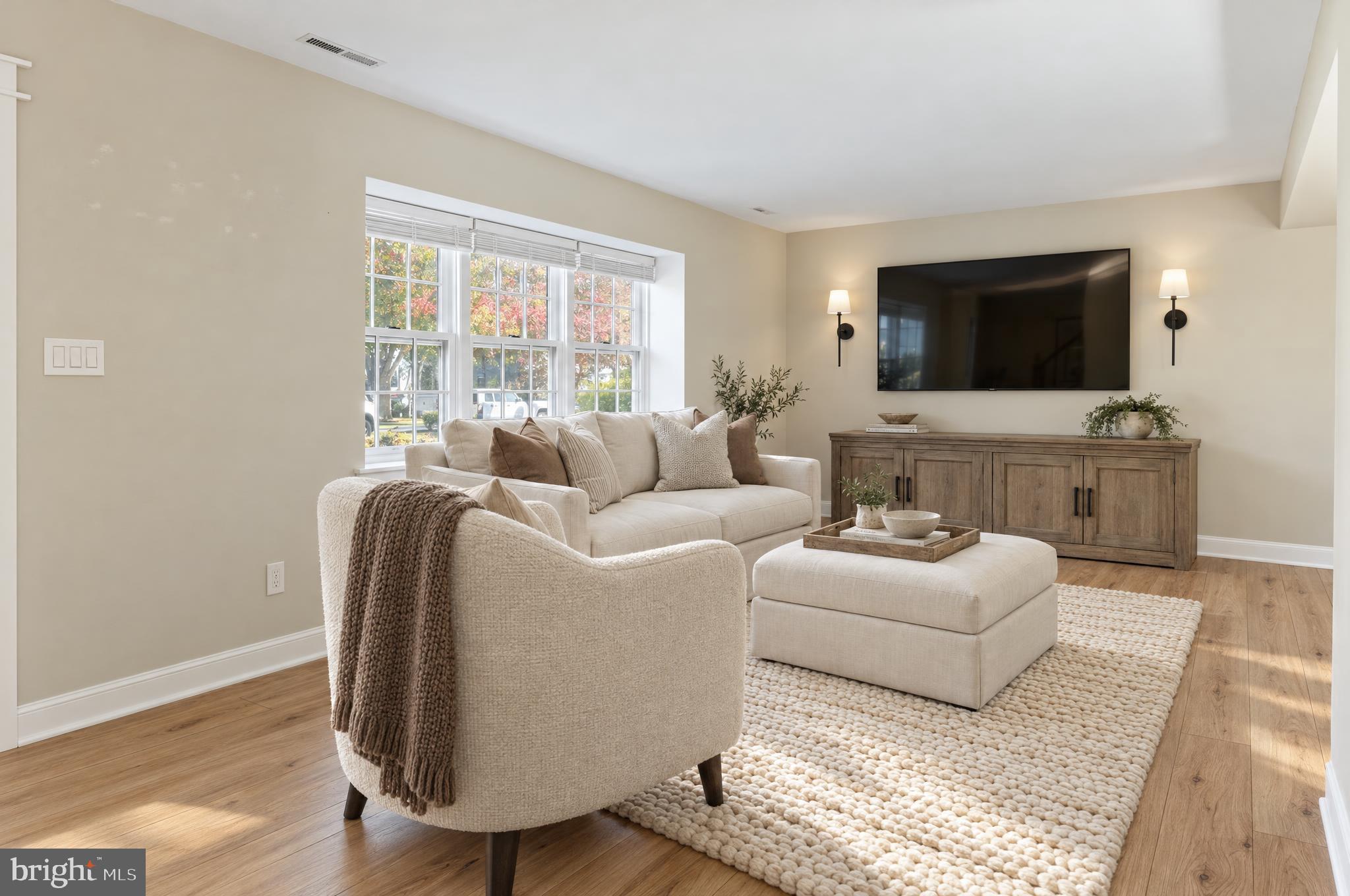 15 Leshin Ln, Hightstown, NJ 08520 photo