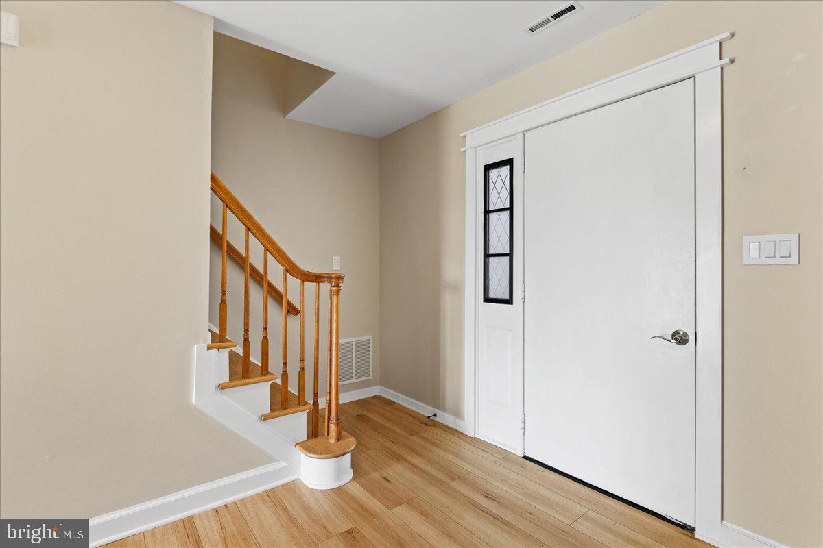 15 Leshin Ln, Hightstown, NJ 08520 photo