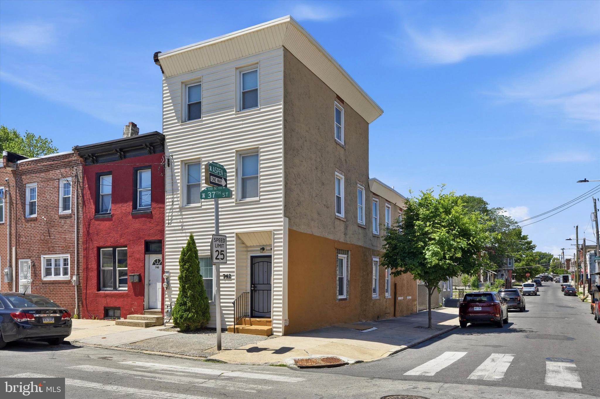 742 N 37th St, Philadelphia, PA 19104 photo
