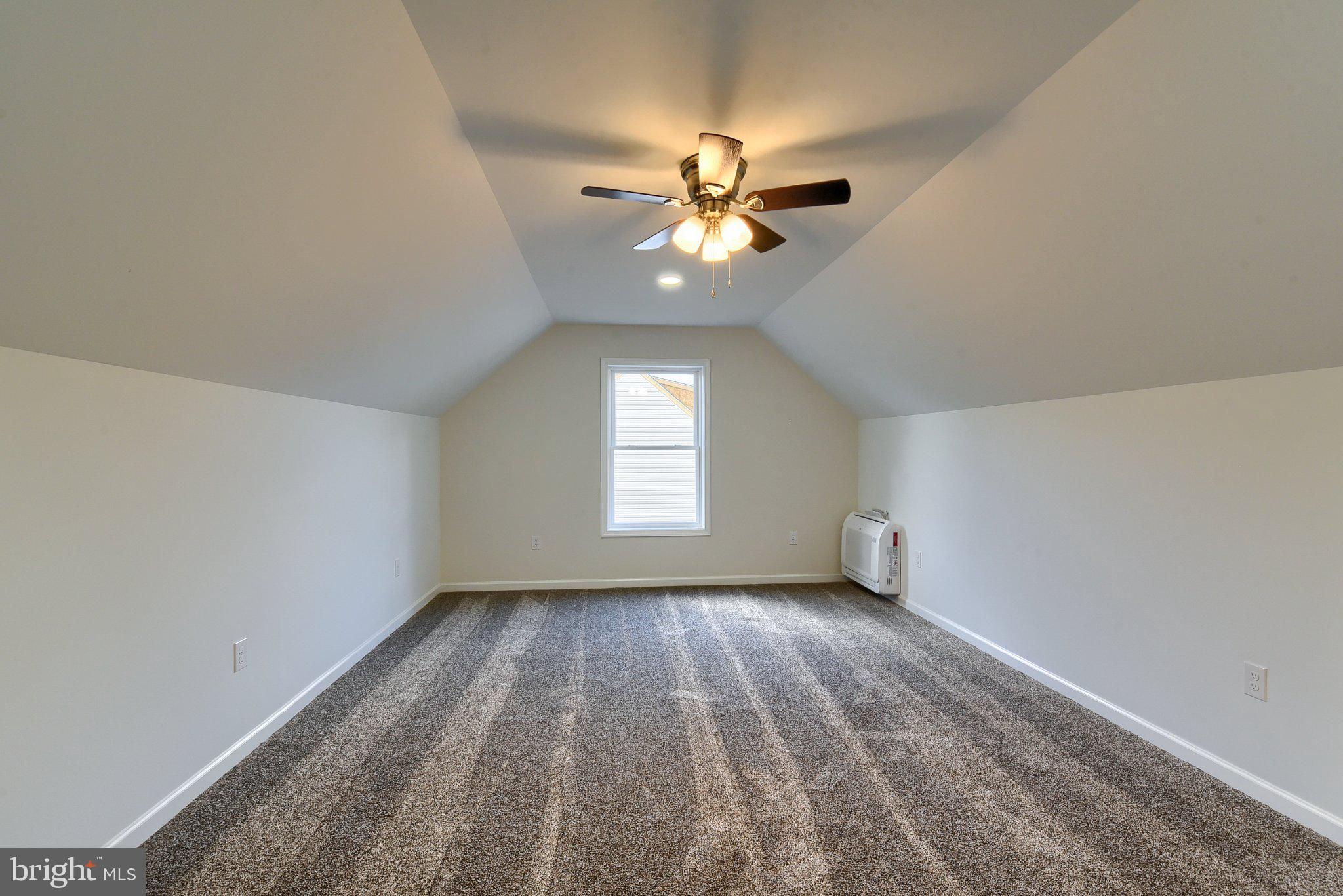 8 Locust Ln, Mechanicsburg, PA 17050