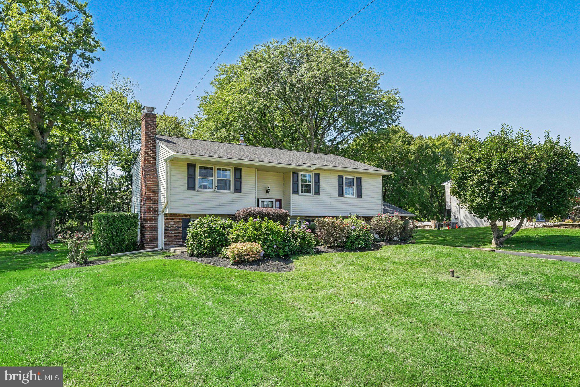 2636 Amy Dr, Eagleville, PA 19403 photo