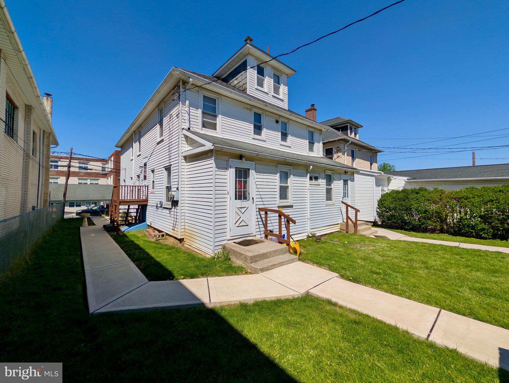 1083 1085 Main St, Hellertown, PA 18055 photo