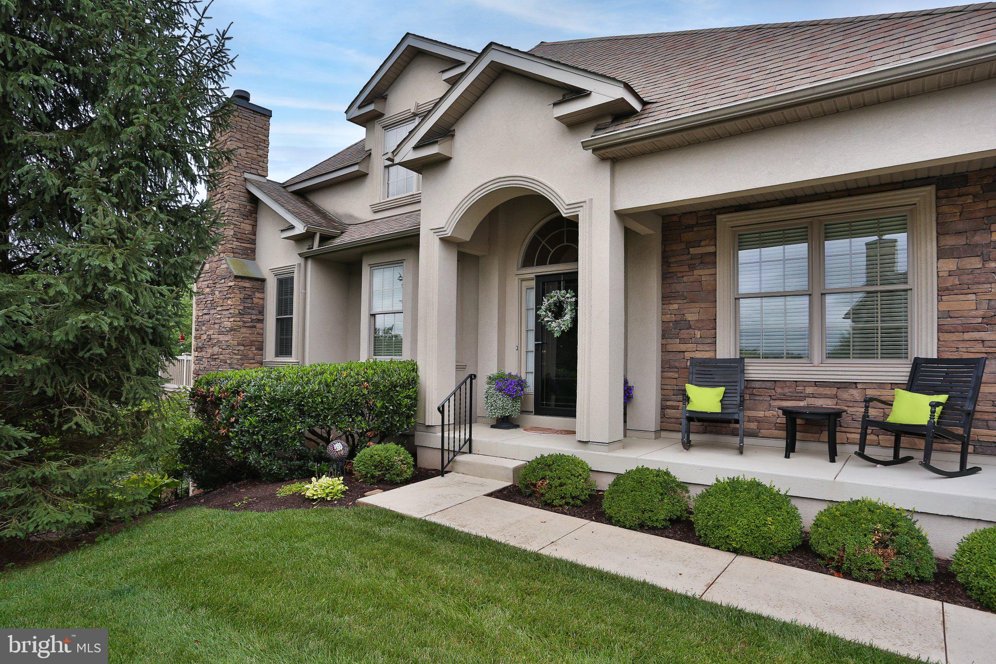 229 Country Club Dr, Telford, PA 18969