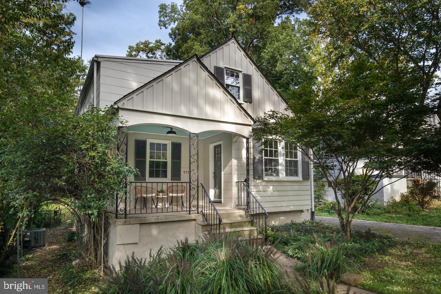 571 Woodbine Ave, Baltimore, MD 21204
