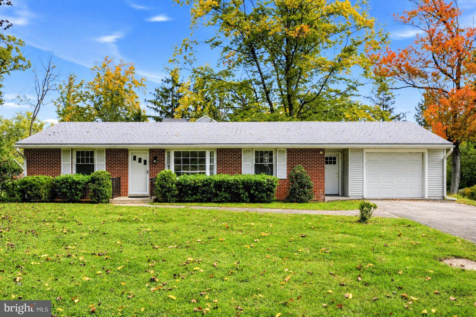 114 Hilltop Rd, Phoenixville, PA 19460 photo
