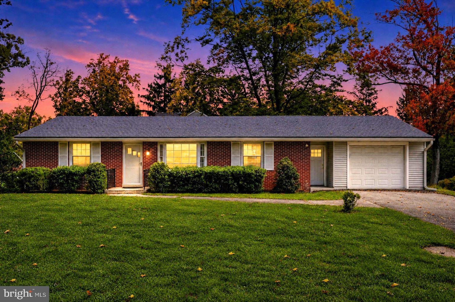 114 Hilltop Rd, Phoenixville, PA 19460