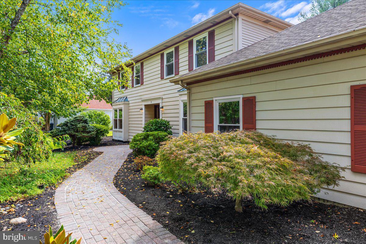 3 Cartwright Dr, Princeton Junction, NJ 08550