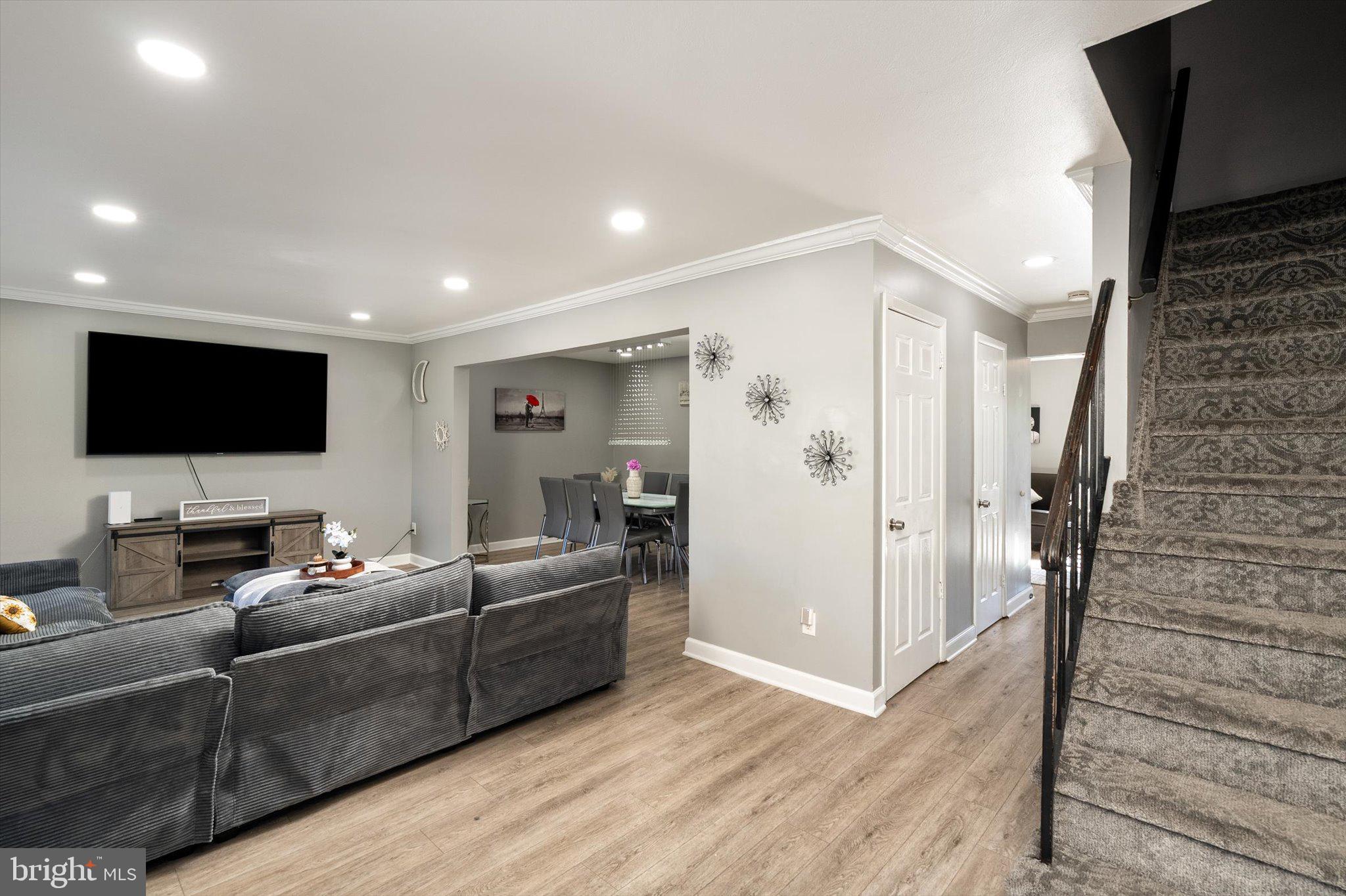 9 Twin Rivers Dr, Hightstown, NJ 08520 photo