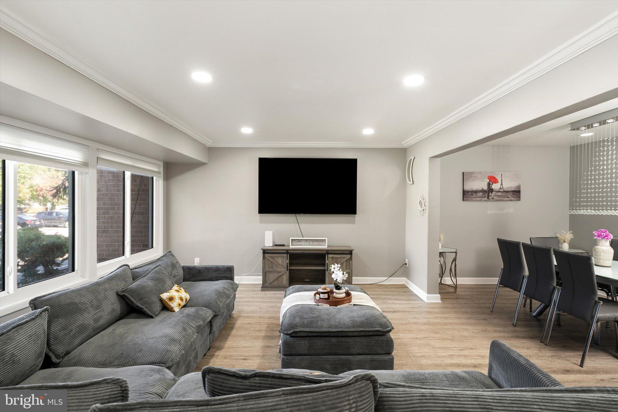 9 Twin Rivers Dr, Hightstown, NJ 08520 photo