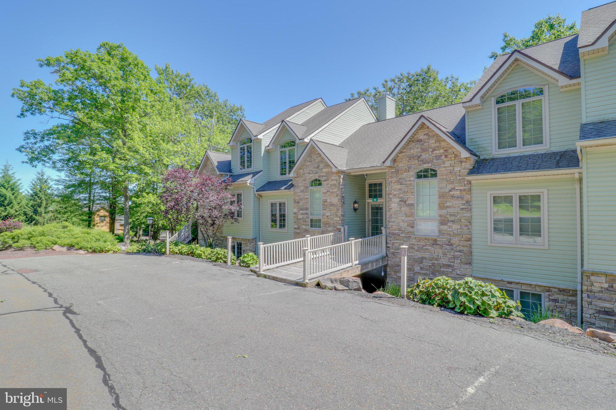 46 Mountainwoods Dr, Lake Harmony, PA 18624 photo