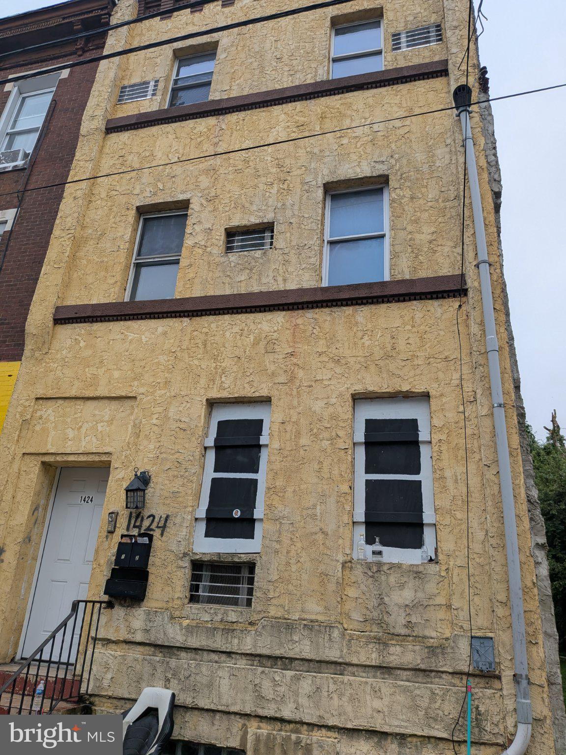 1424 York St, Philadelphia, PA 19132