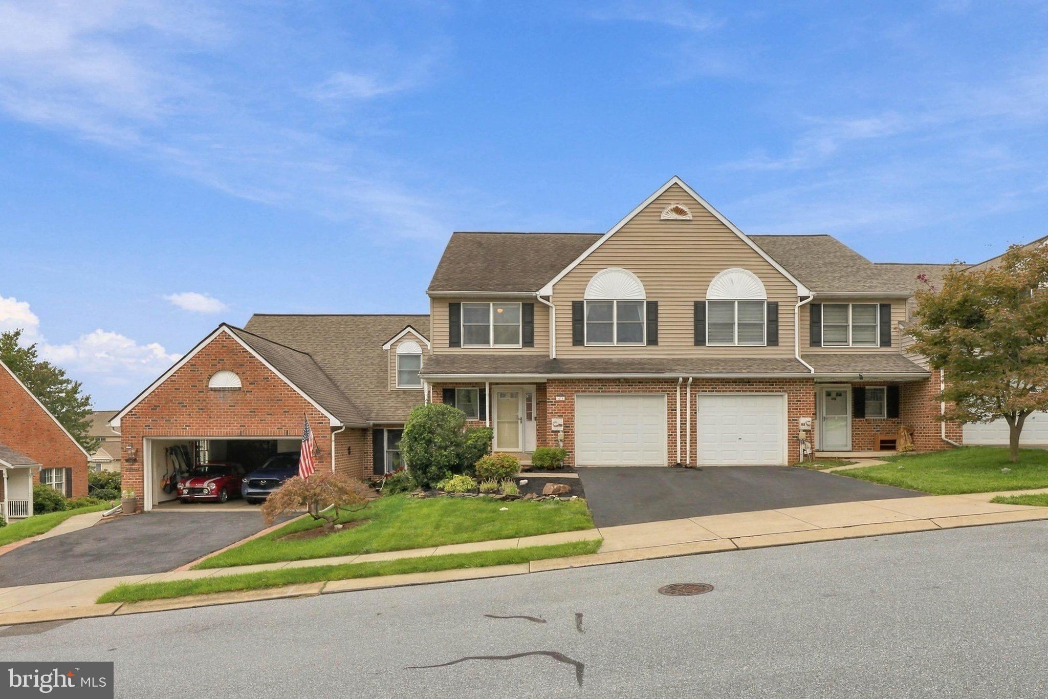 488 Hillside Dr, Mountville, PA 17554 photo