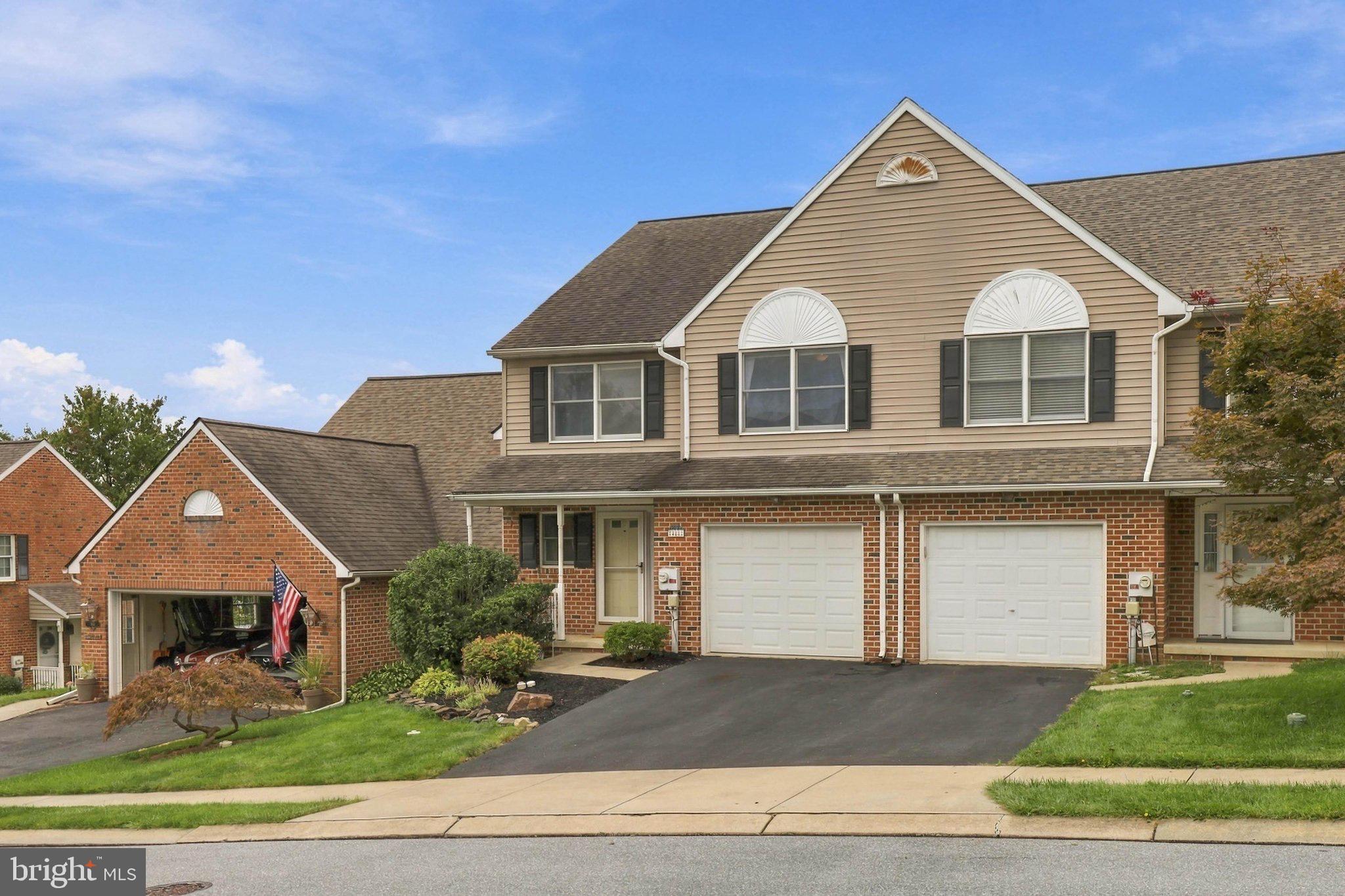 488 Hillside Dr, Mountville, PA 17554 photo